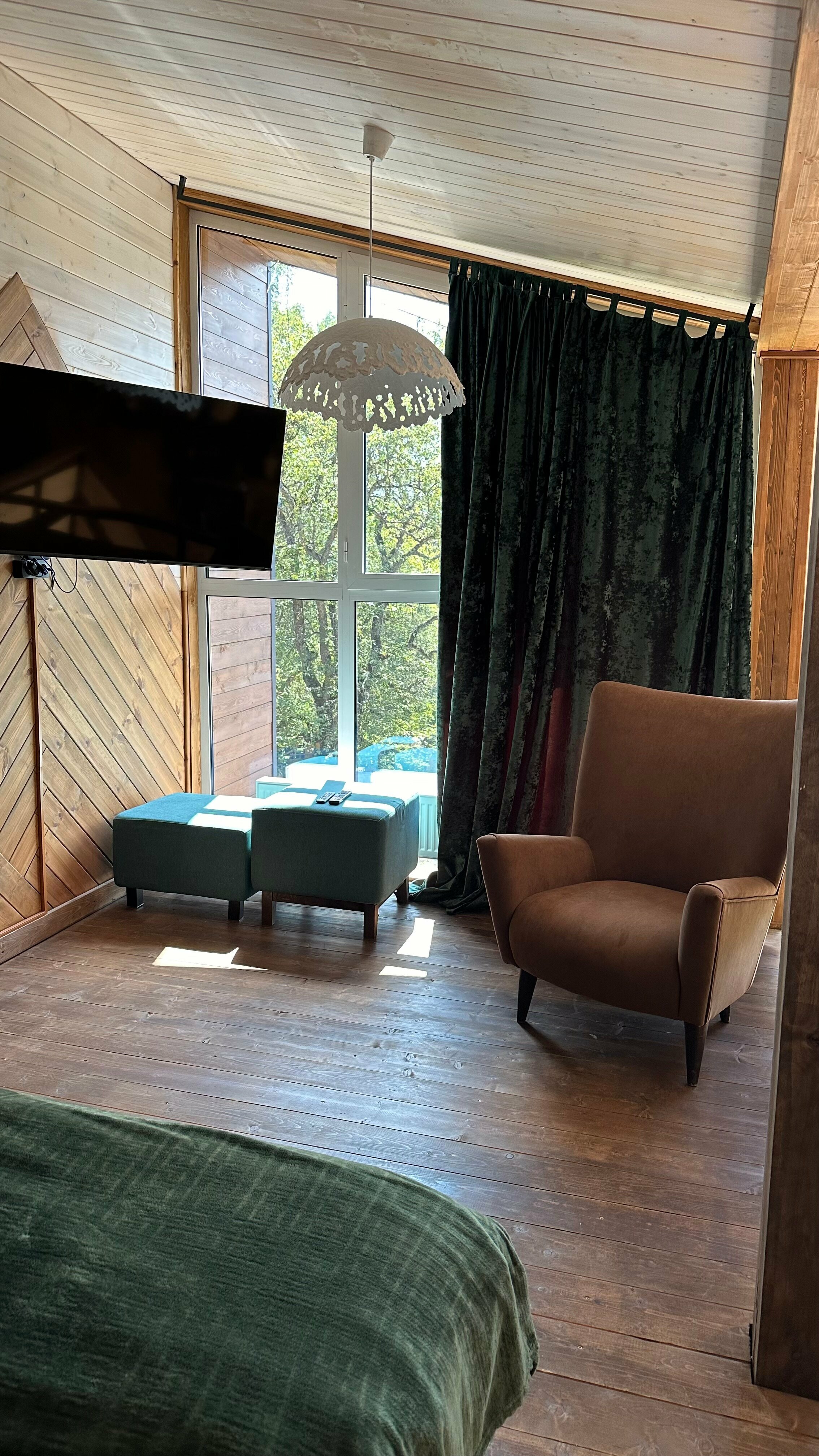 Семейный номер с видом на горы