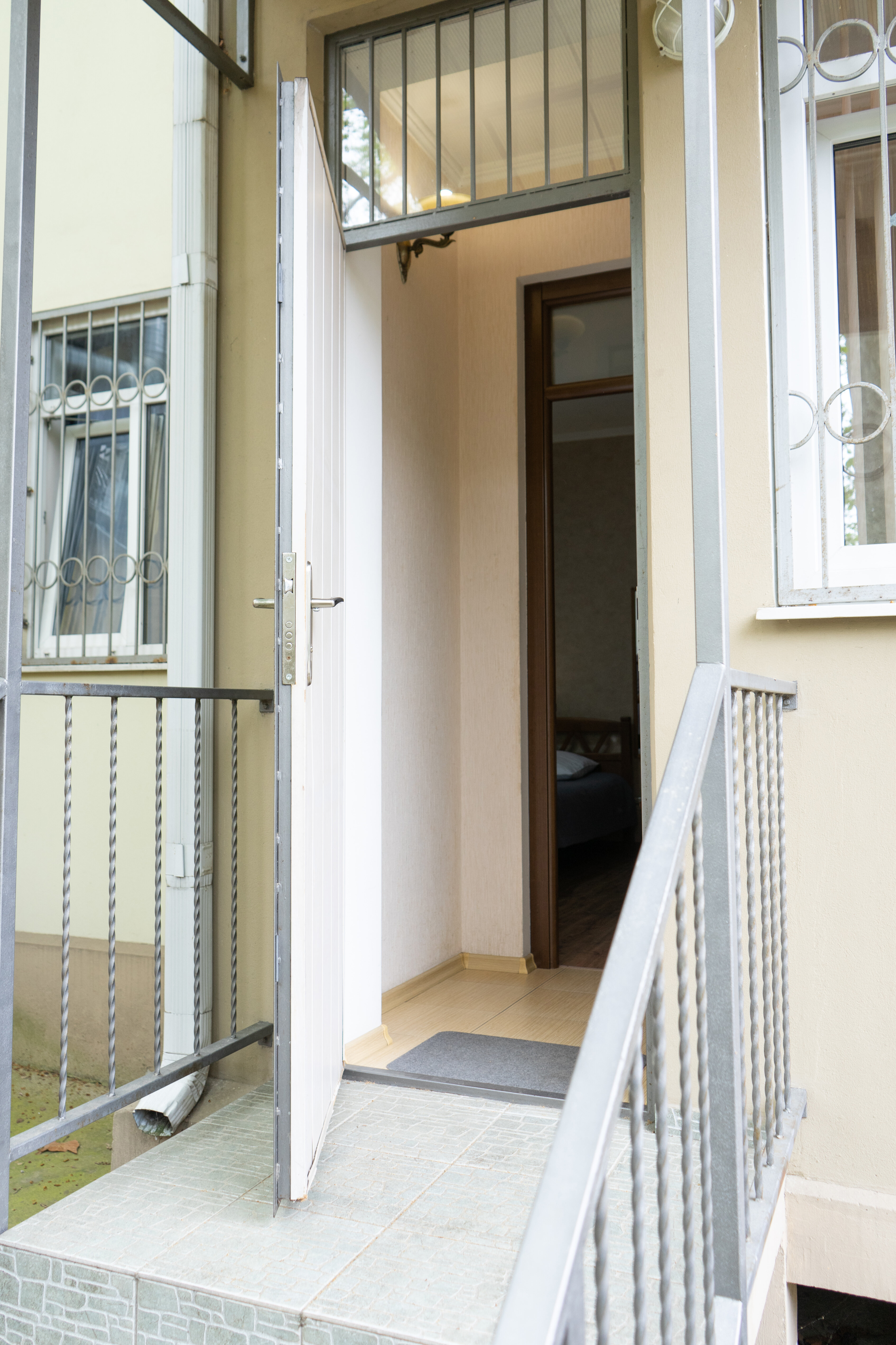 Номер 4, с маленькой кухней, санузлом внутри и отдельным входом