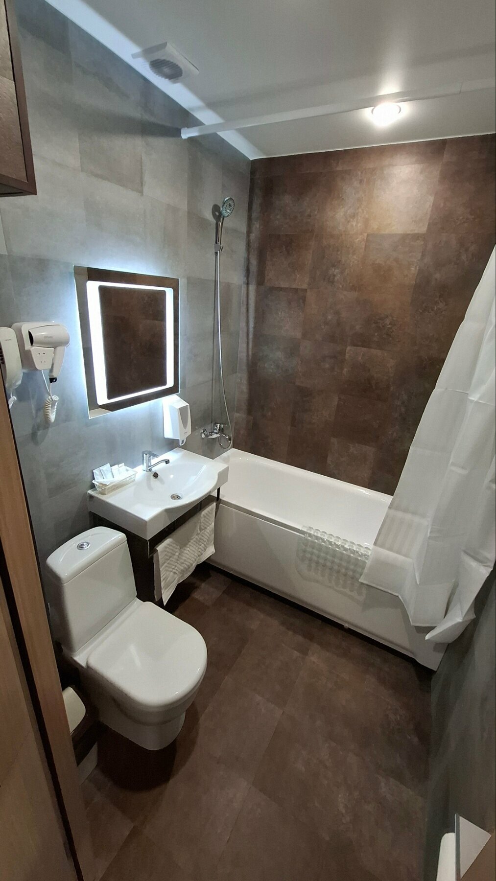 Стандартный трехместный номер