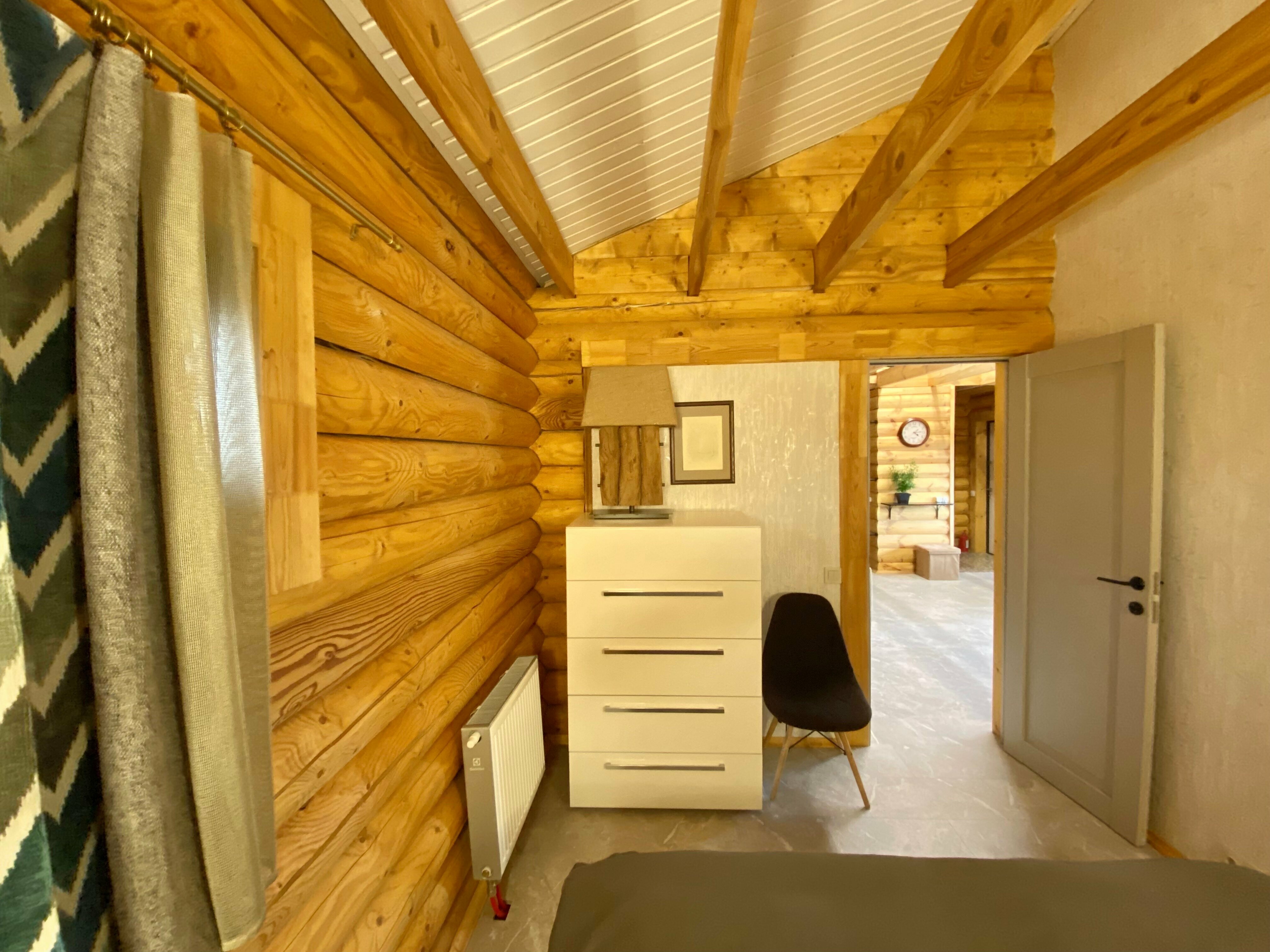 Семейный номер с видом на озеро