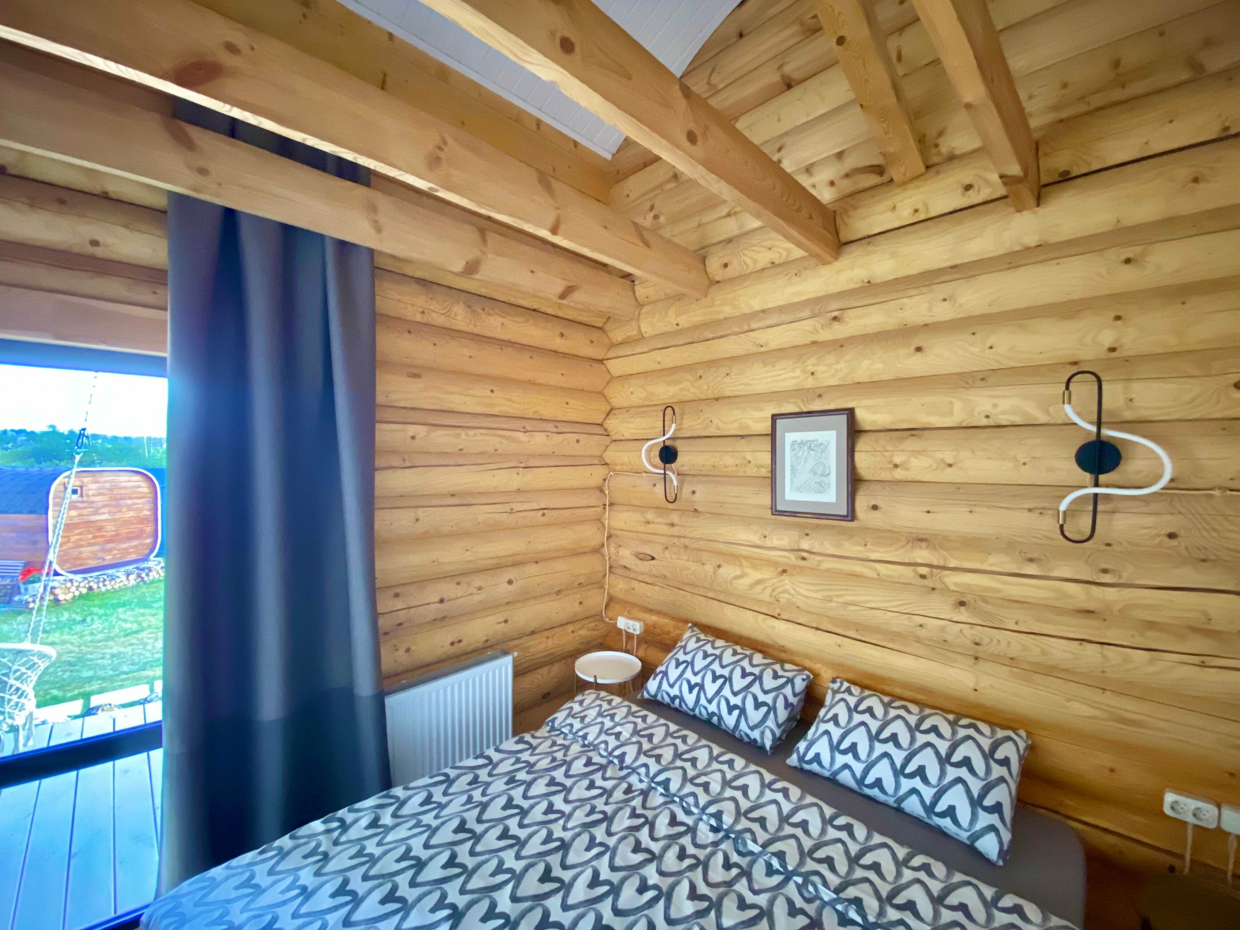 Семейный номер с видом на озеро