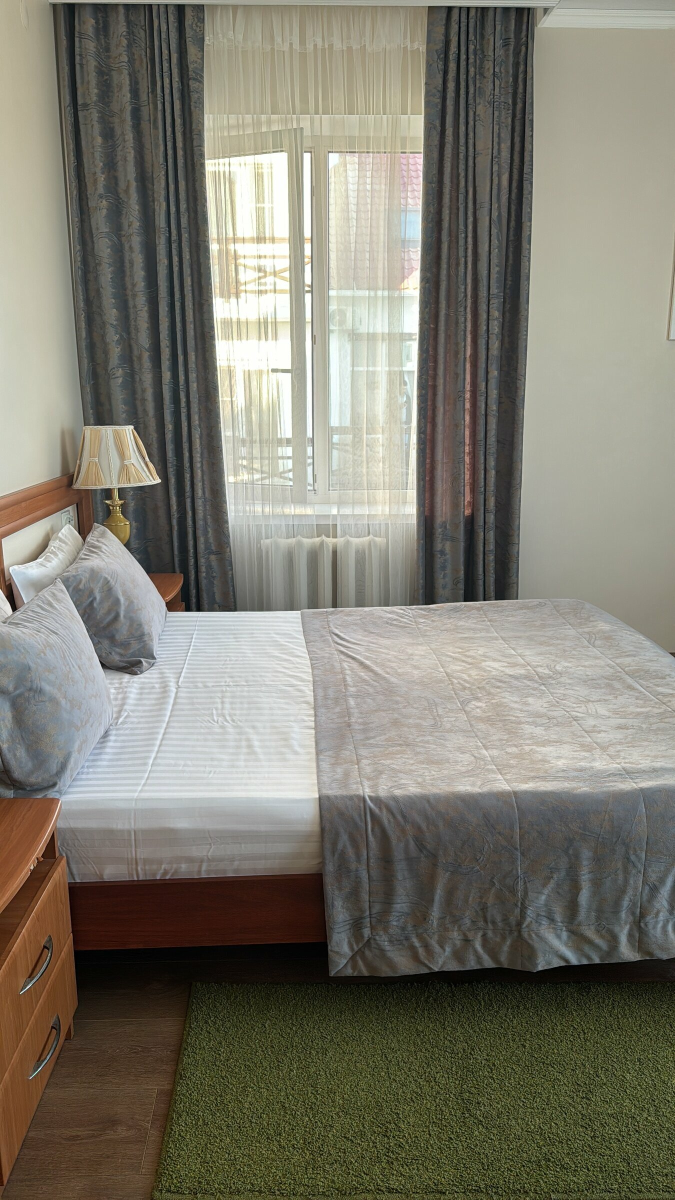 Трехместный номер «Комфорт» с душем