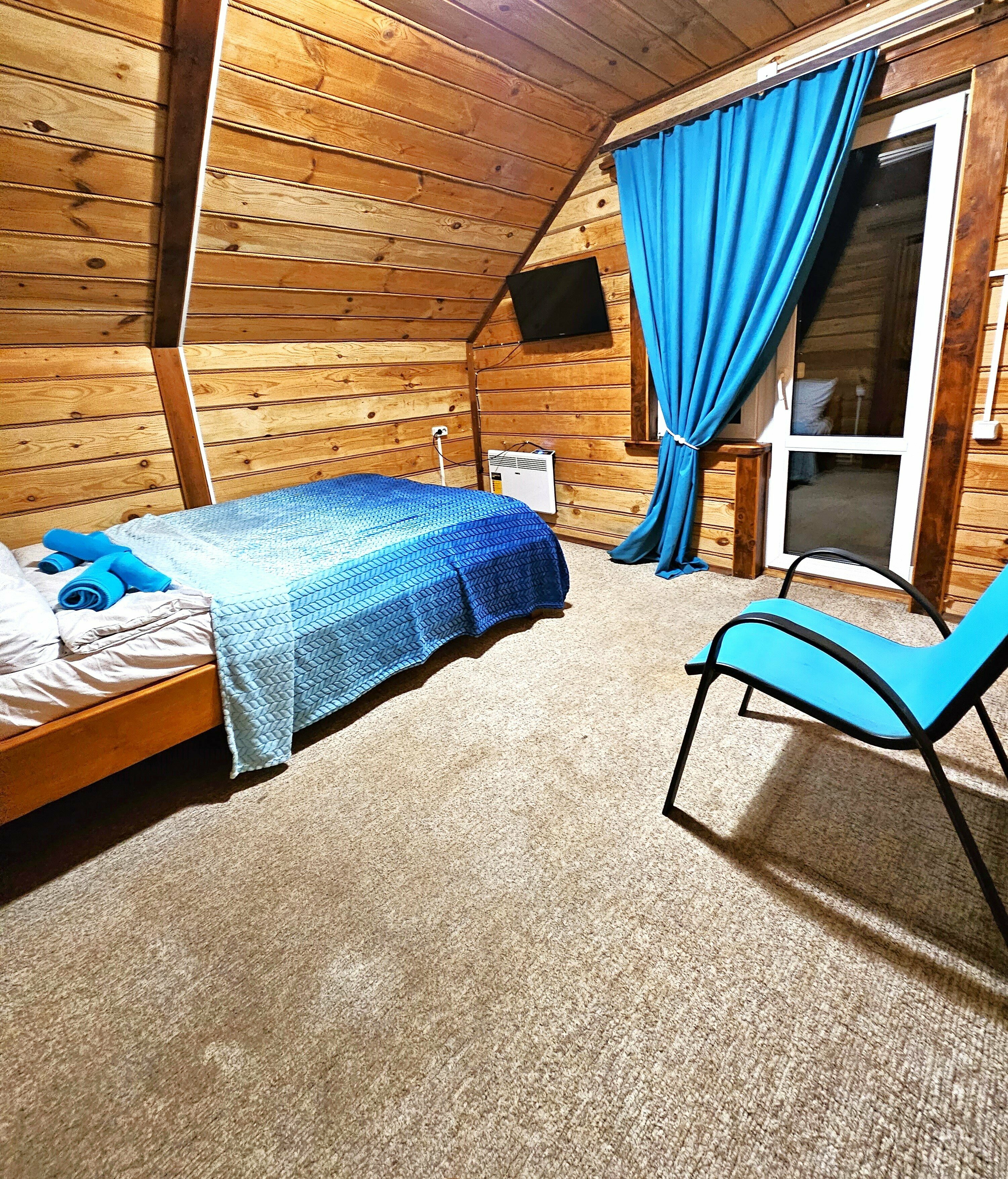 Двухместный номер с 1 кроватью и общей ванной комнатой