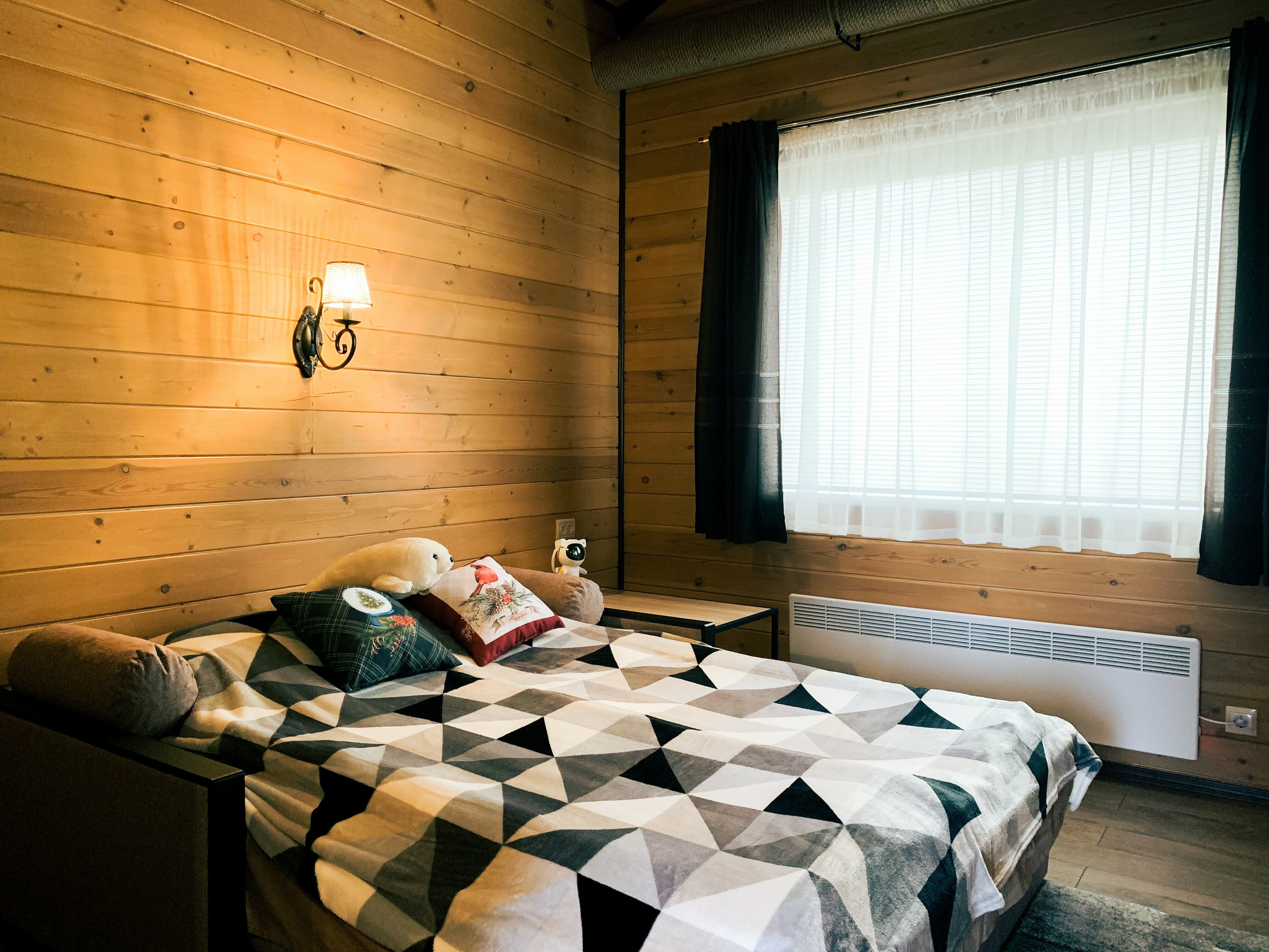 Семейный номер с видом на озеро