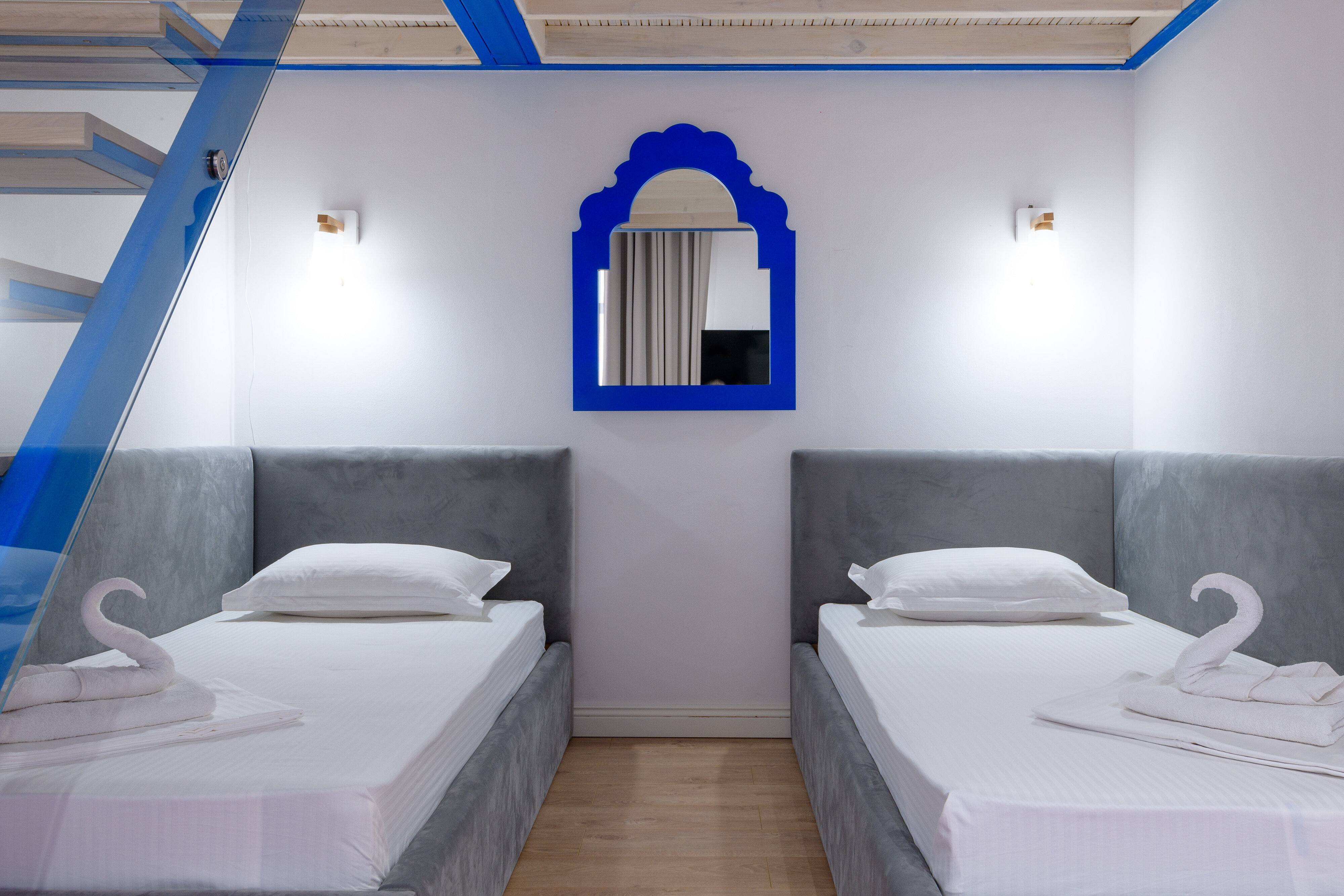 Двухуровневый четырехместный номер