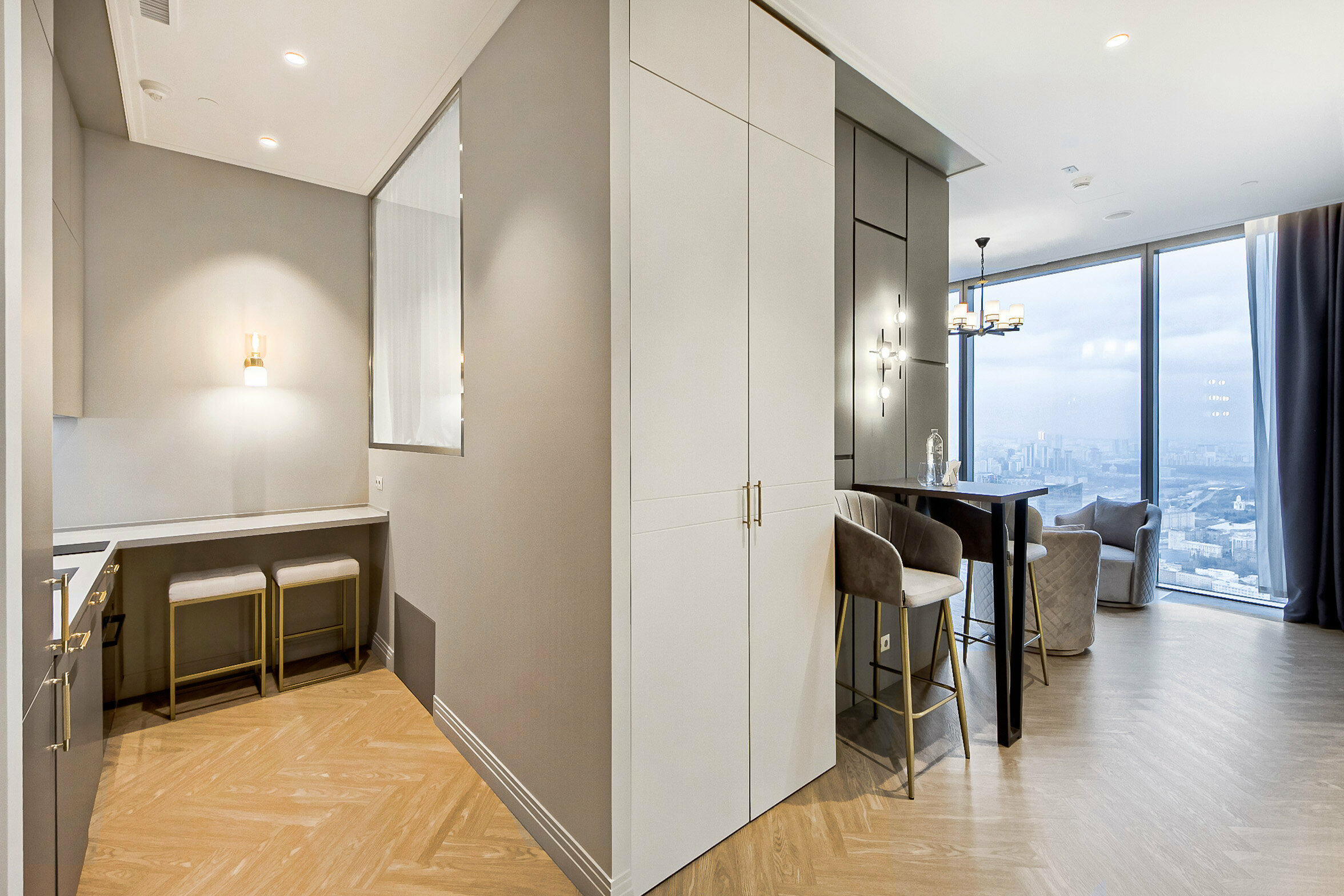 "Sky Federation Studio" — уютная и красивая студия на 75-м этаже  башни Федерация "Восток" с уникальным видом на город и башни "Сити".