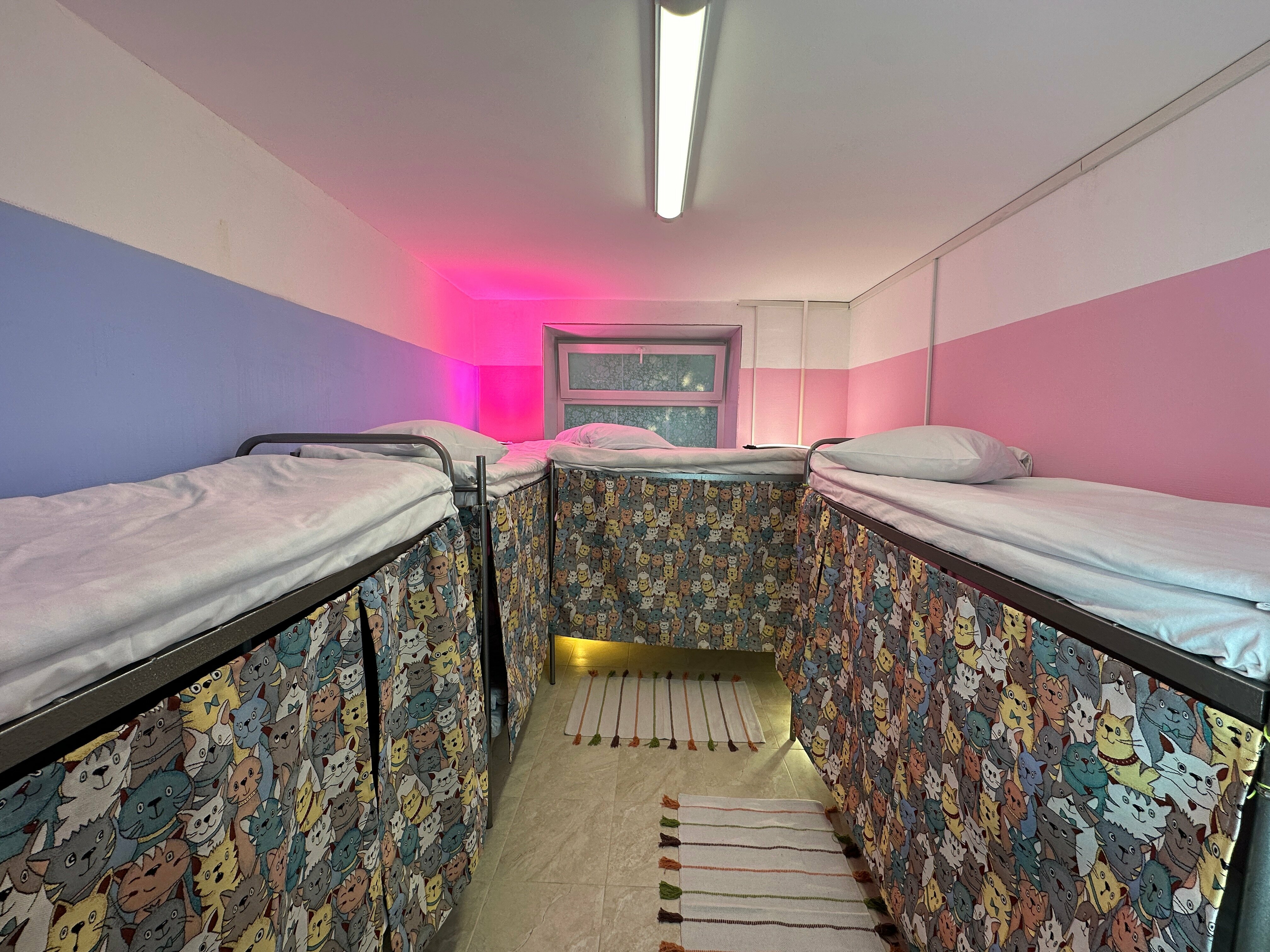 Кровать в 10 местном мужском номере