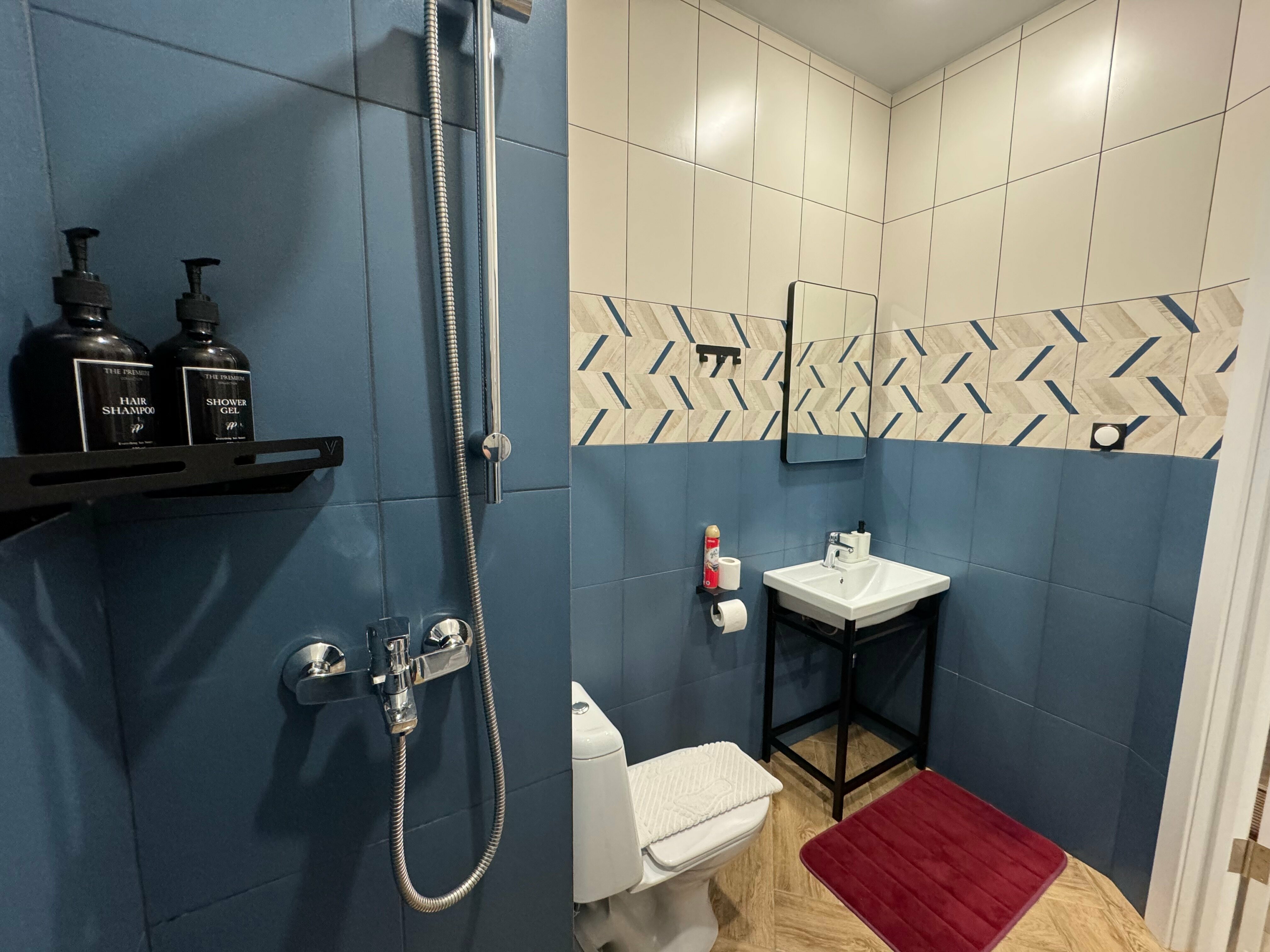 Четырехместный номер с душем