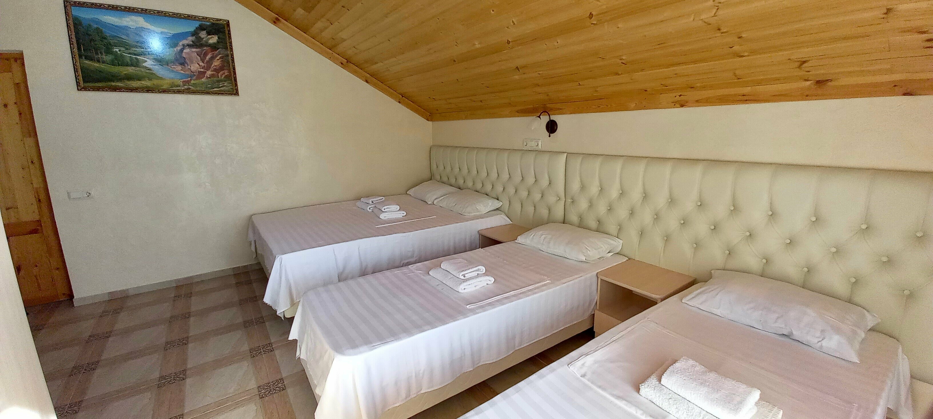 Четырехместный номер с балконом