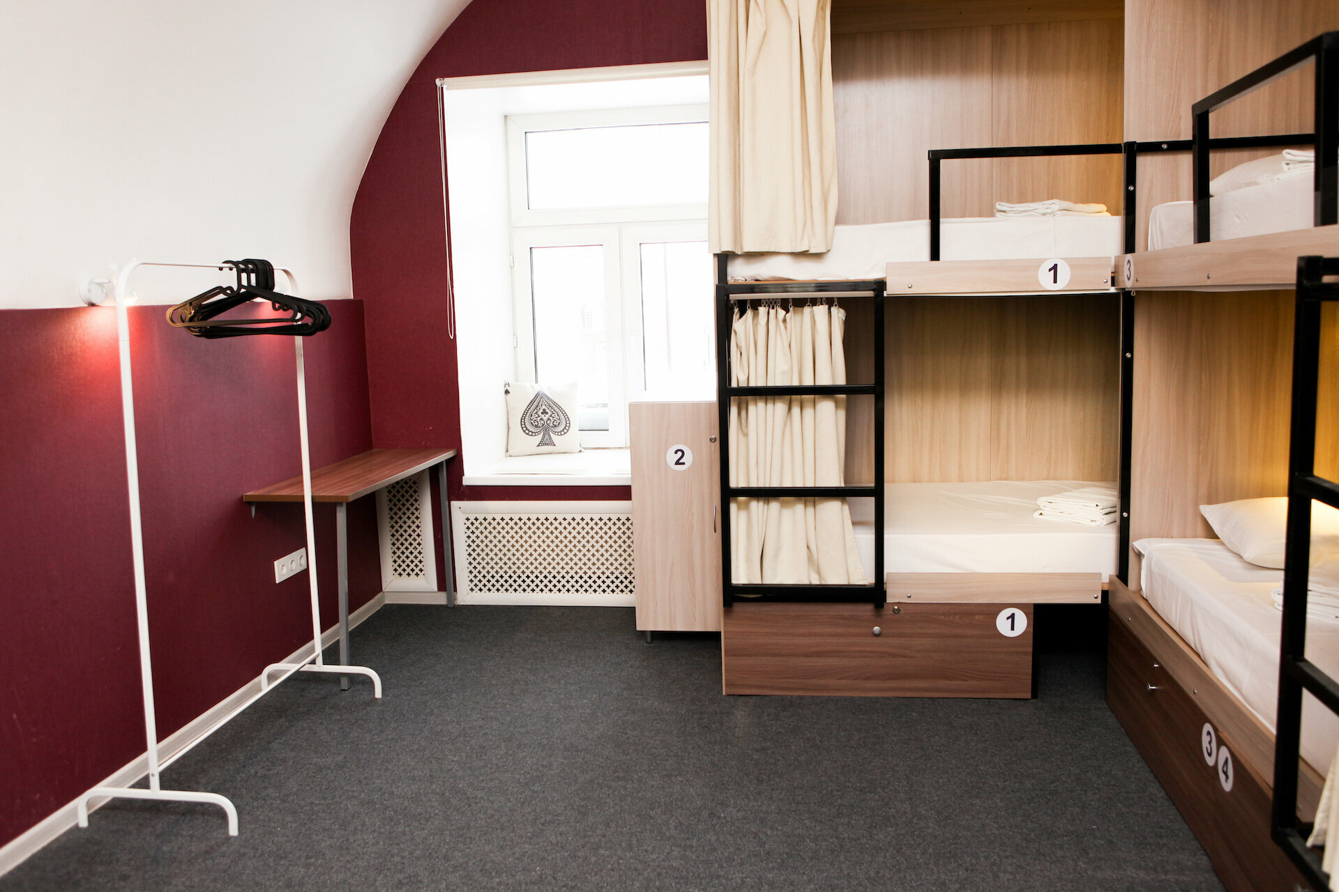 Общий 10-местный номер для мужчин и женщин