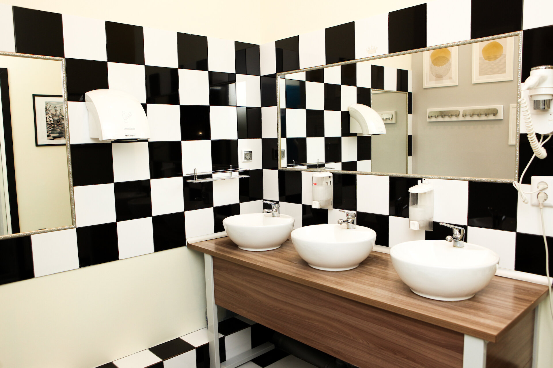 Общий номер для мужчин и женщин