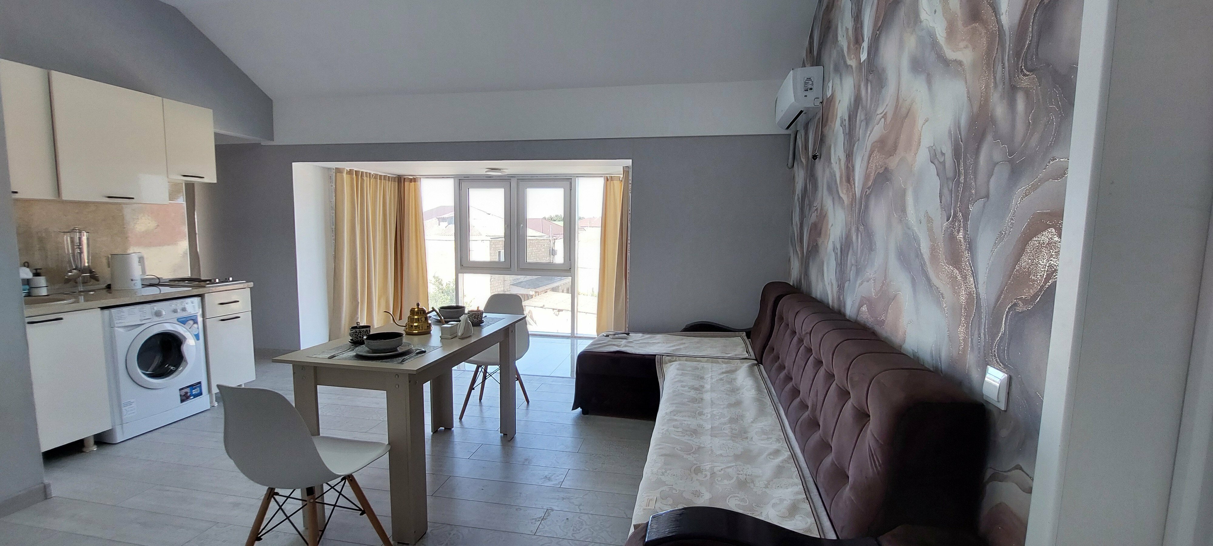 Семейный номер с боковым видом на море