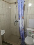Трехместный номер с душем в Якорь