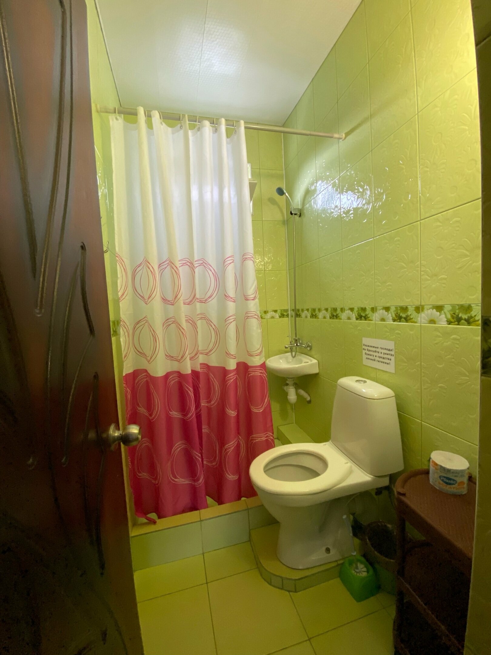 Двухместный номер с 2 отдельными кроватями и душем