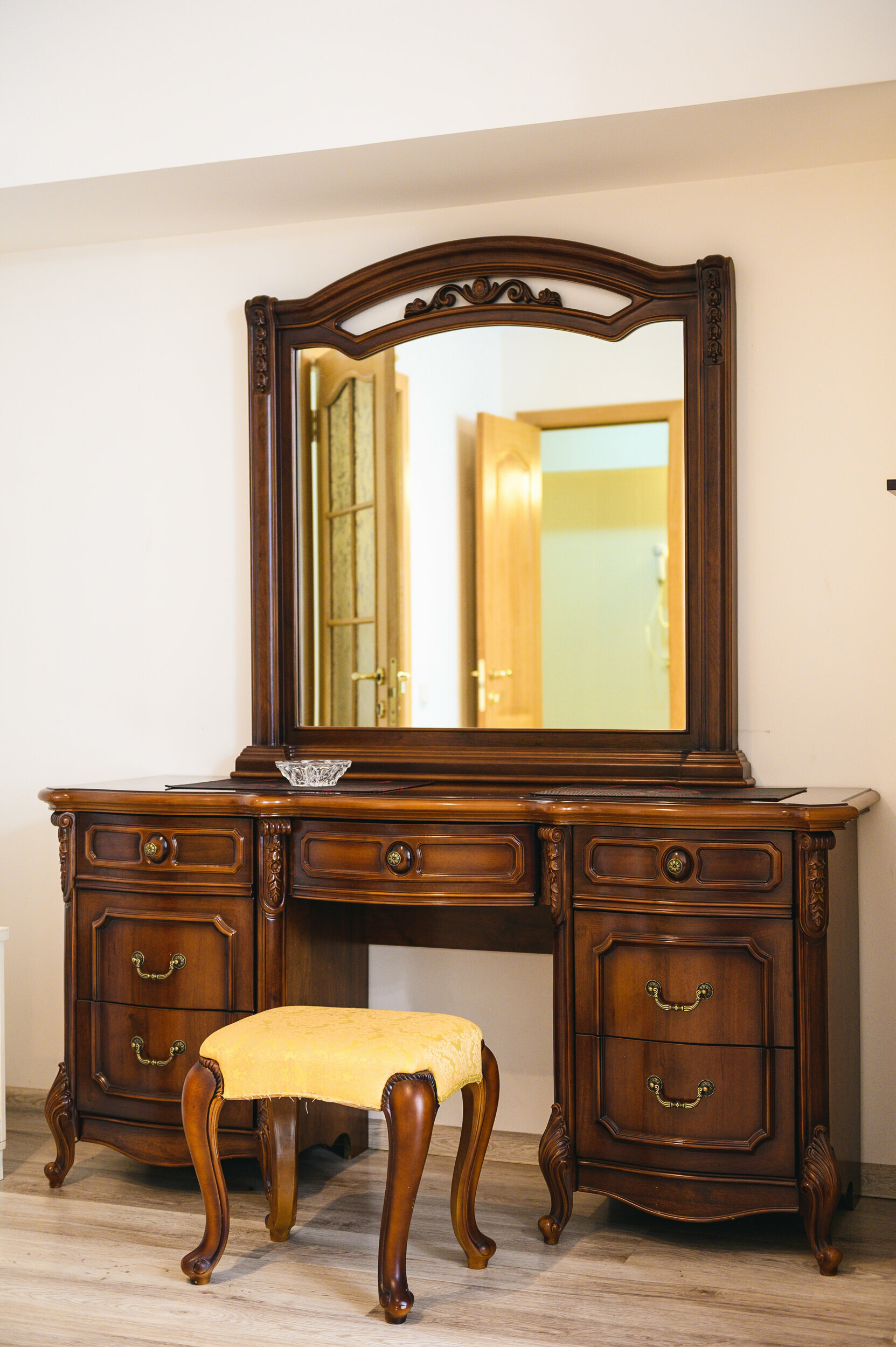 7 Полулюкс без балкона, вид на бассейн, мини кухня