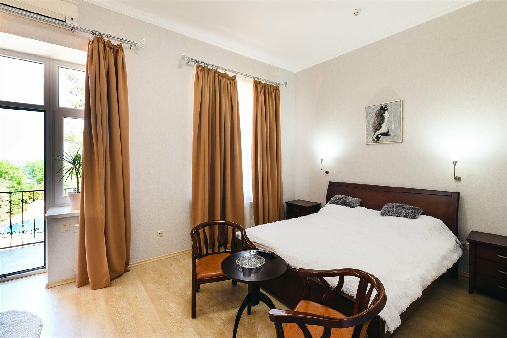 17 Полулюкс , вид на море, балкон 1 этаж