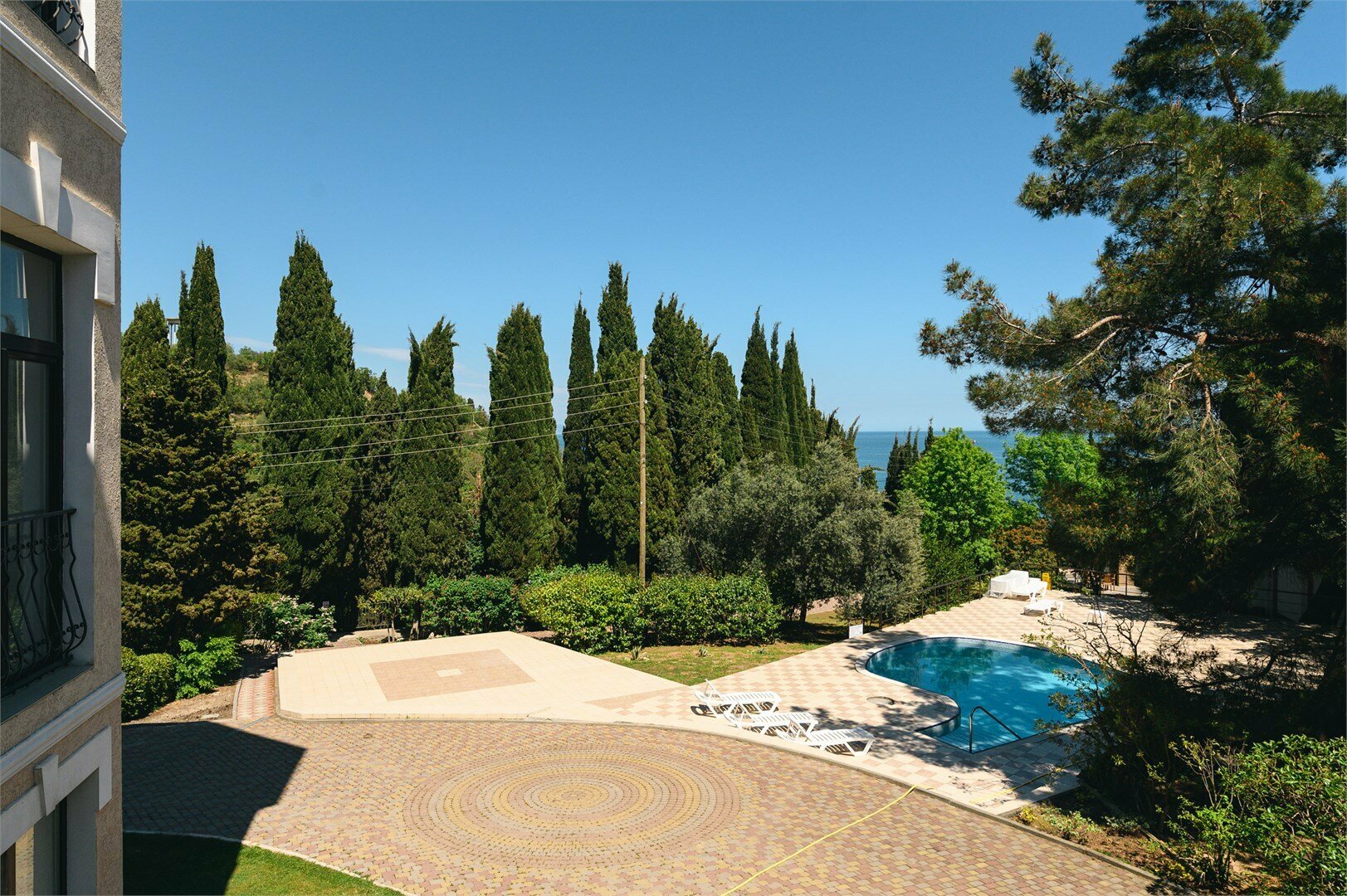 17 Полулюкс , вид на море, балкон 1 этаж