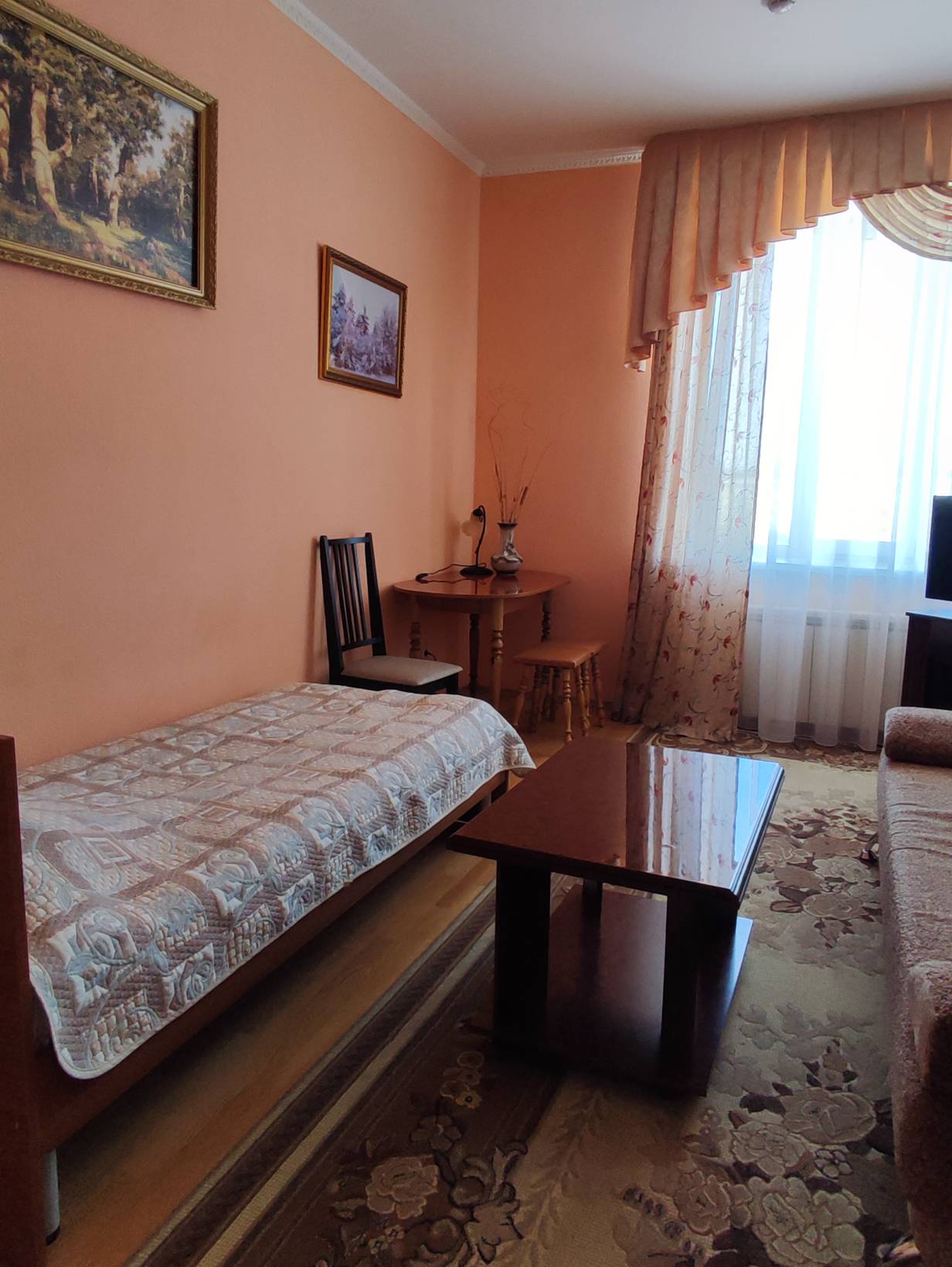 Трехместный номер «Комфорт» с душем