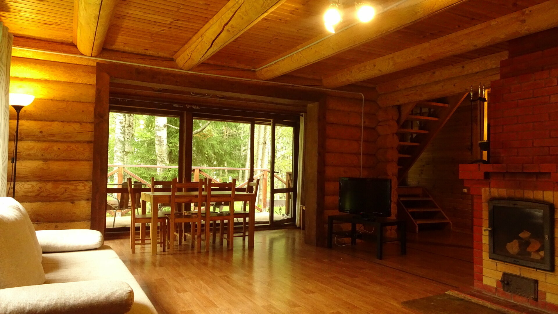 Коттедж с видом на лес