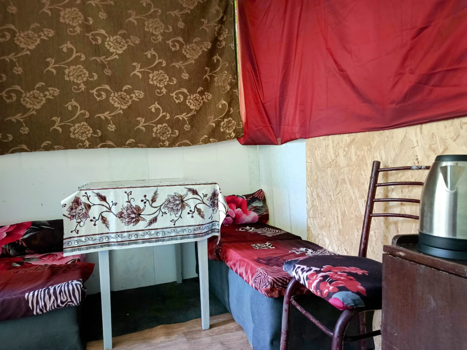 Трехместный номер эконом-класса