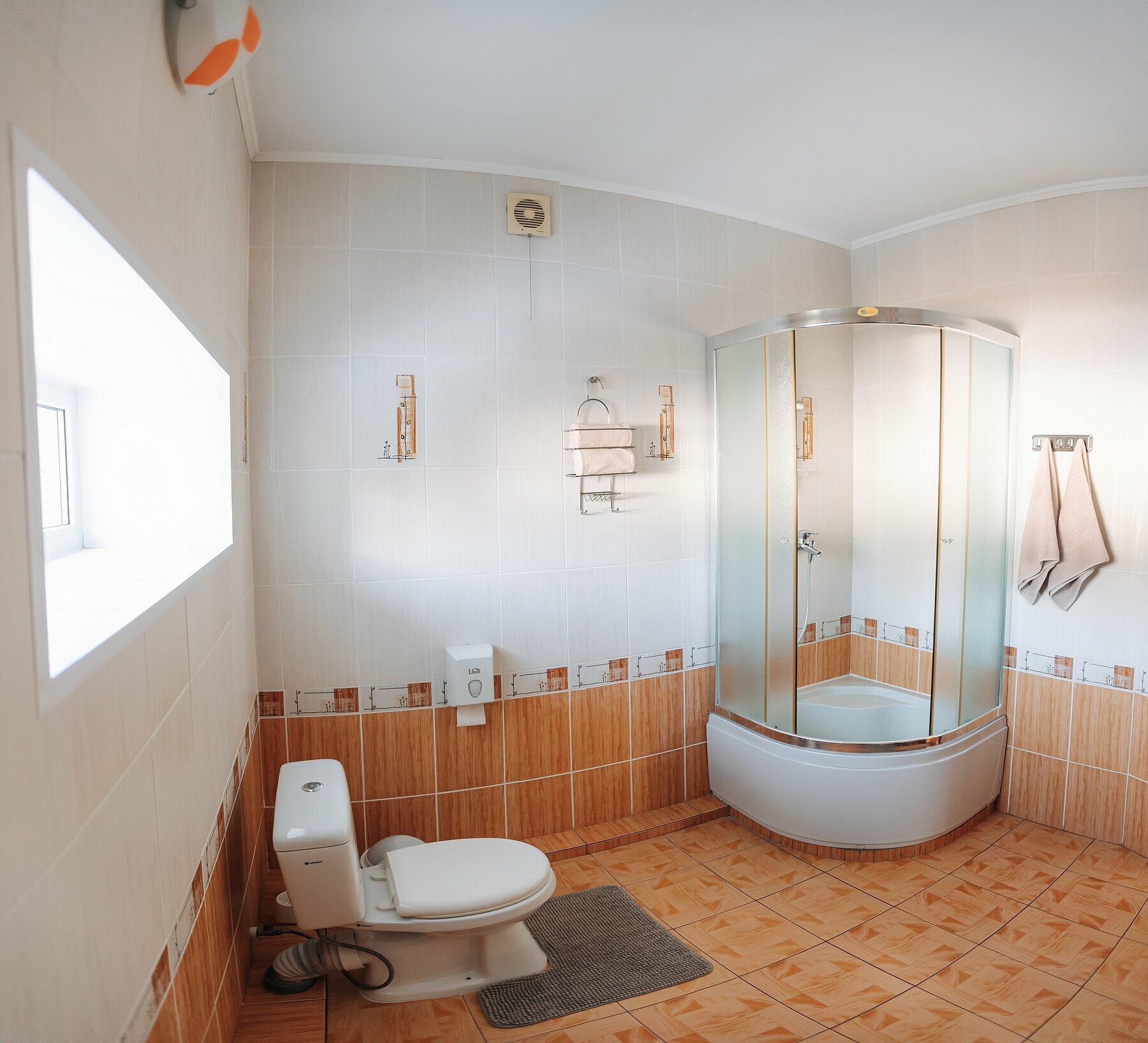 Дом с видом на озеро