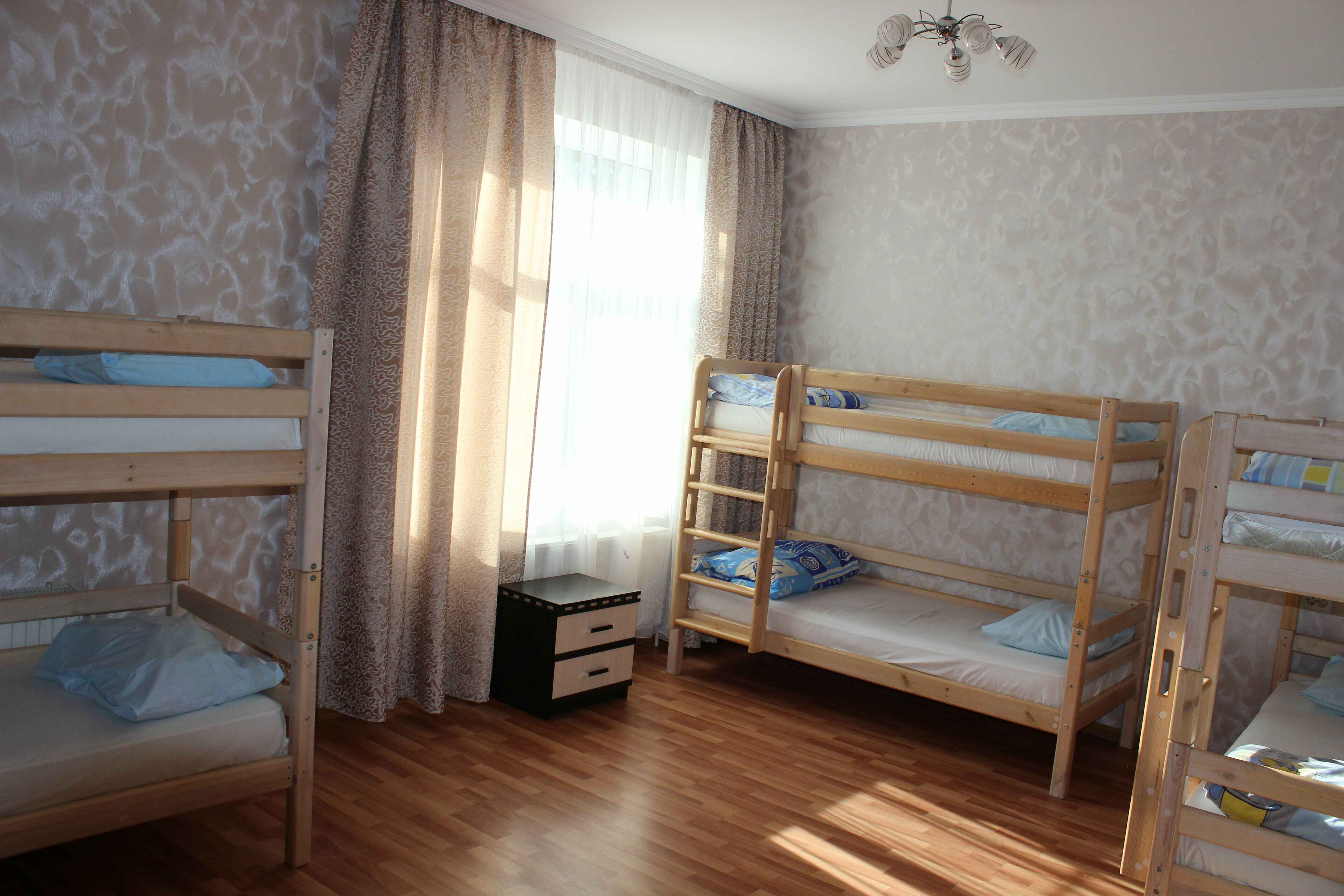 Общий 6-местный номер для мужчин и женщин