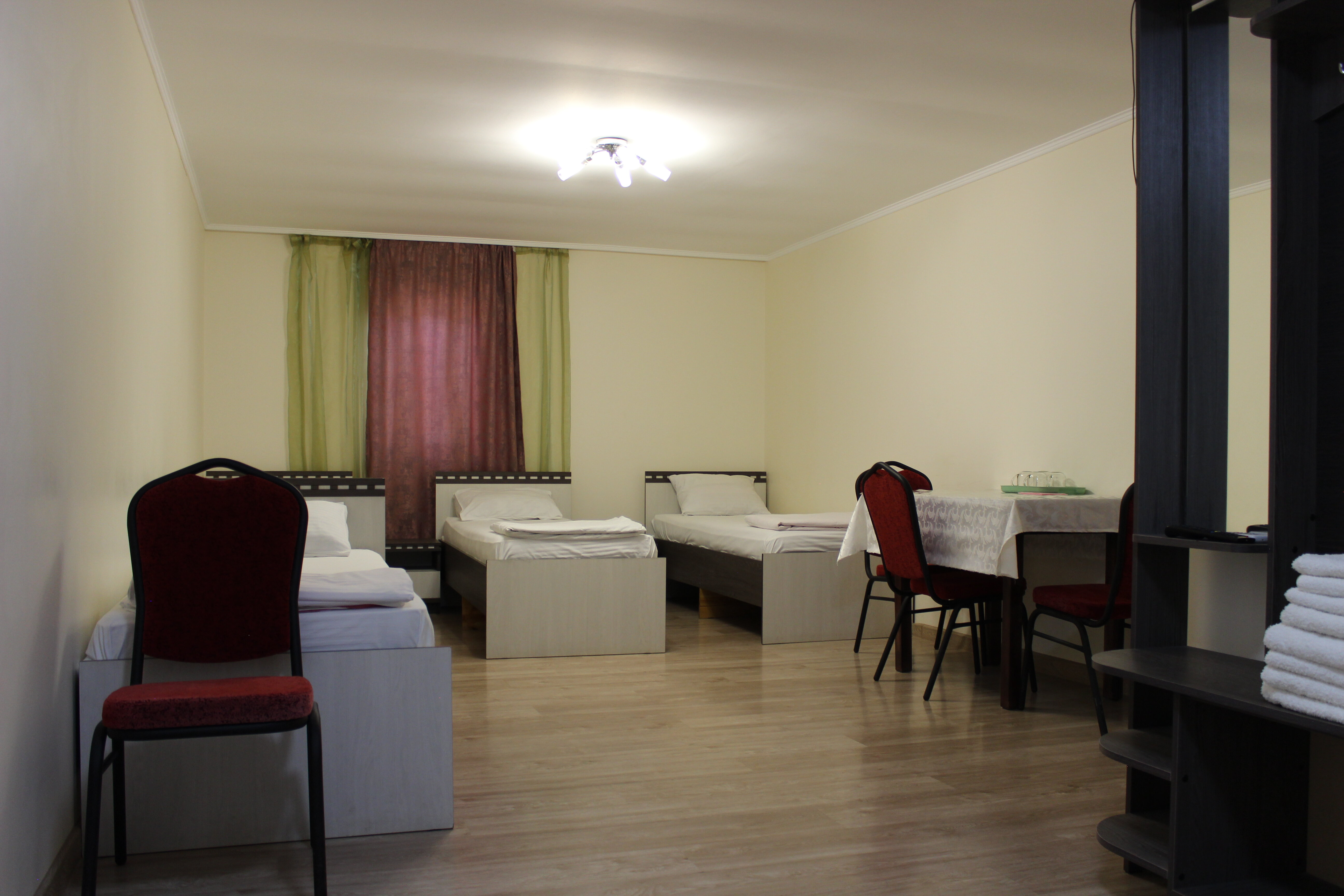 Cемейный номер с собственной ванной комнатой