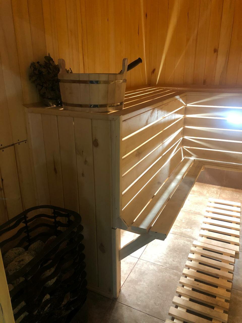 Трехместный номер «Комфорт» с душем