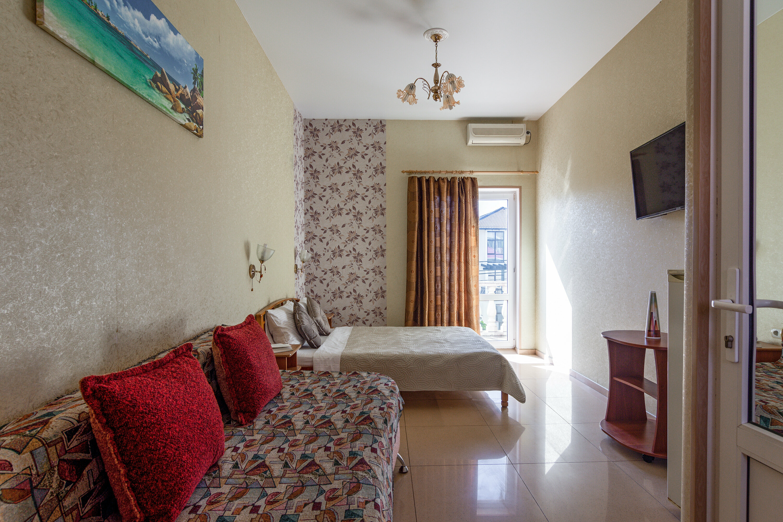 Четырехместный номер с балконом