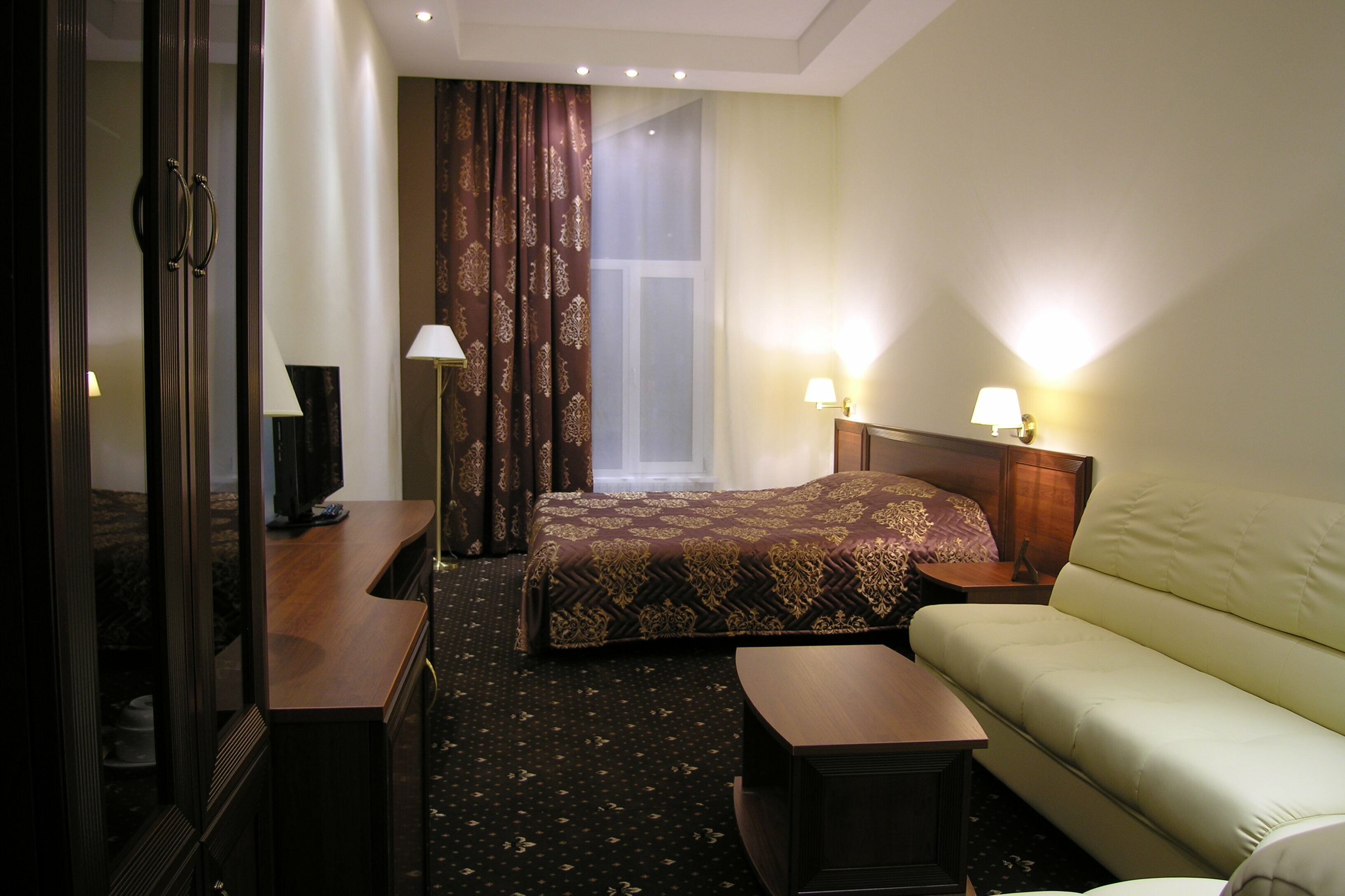 Улучшенный номер с кроватью размера «king-size»