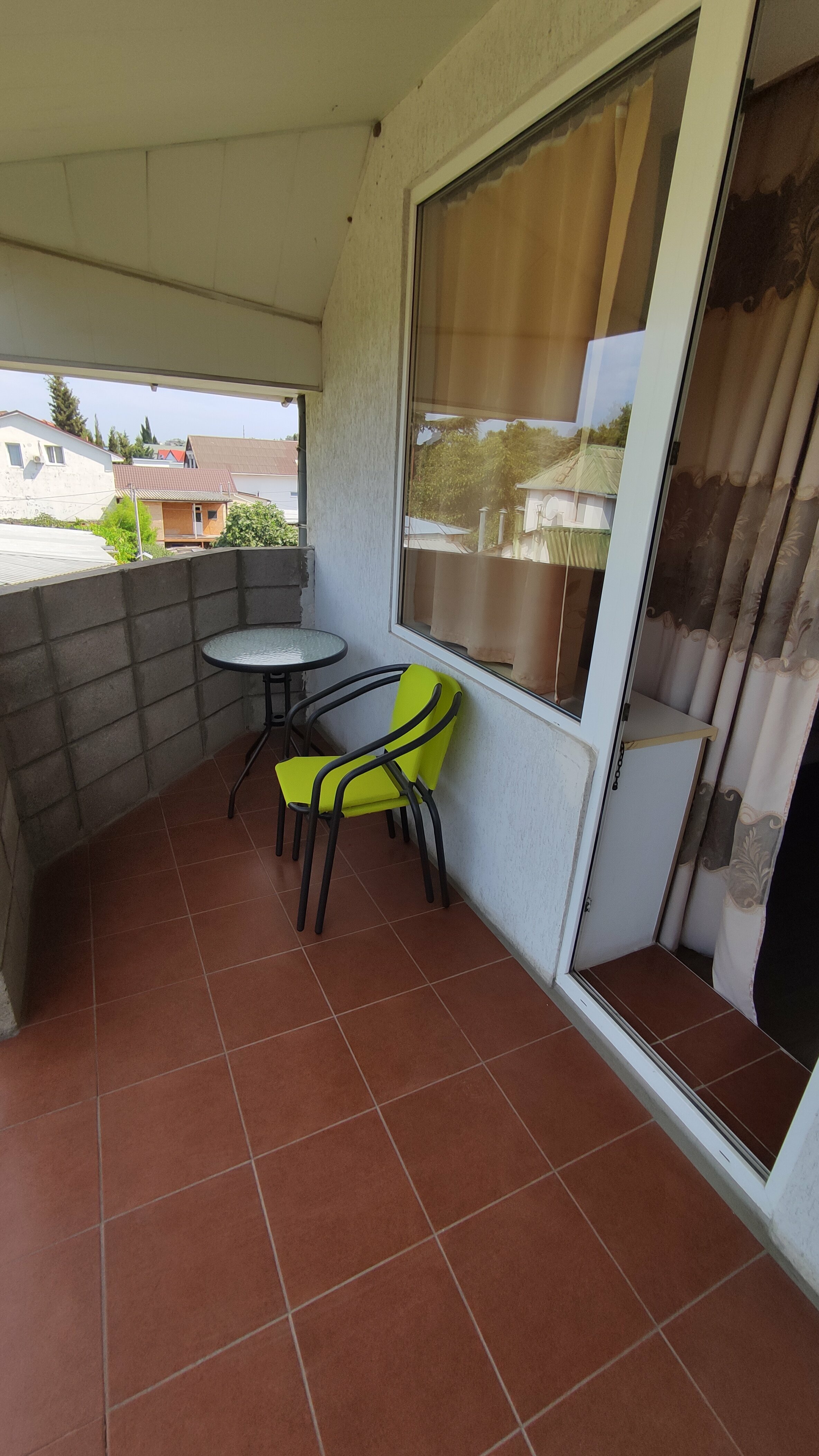 Трехместный номер с балконом