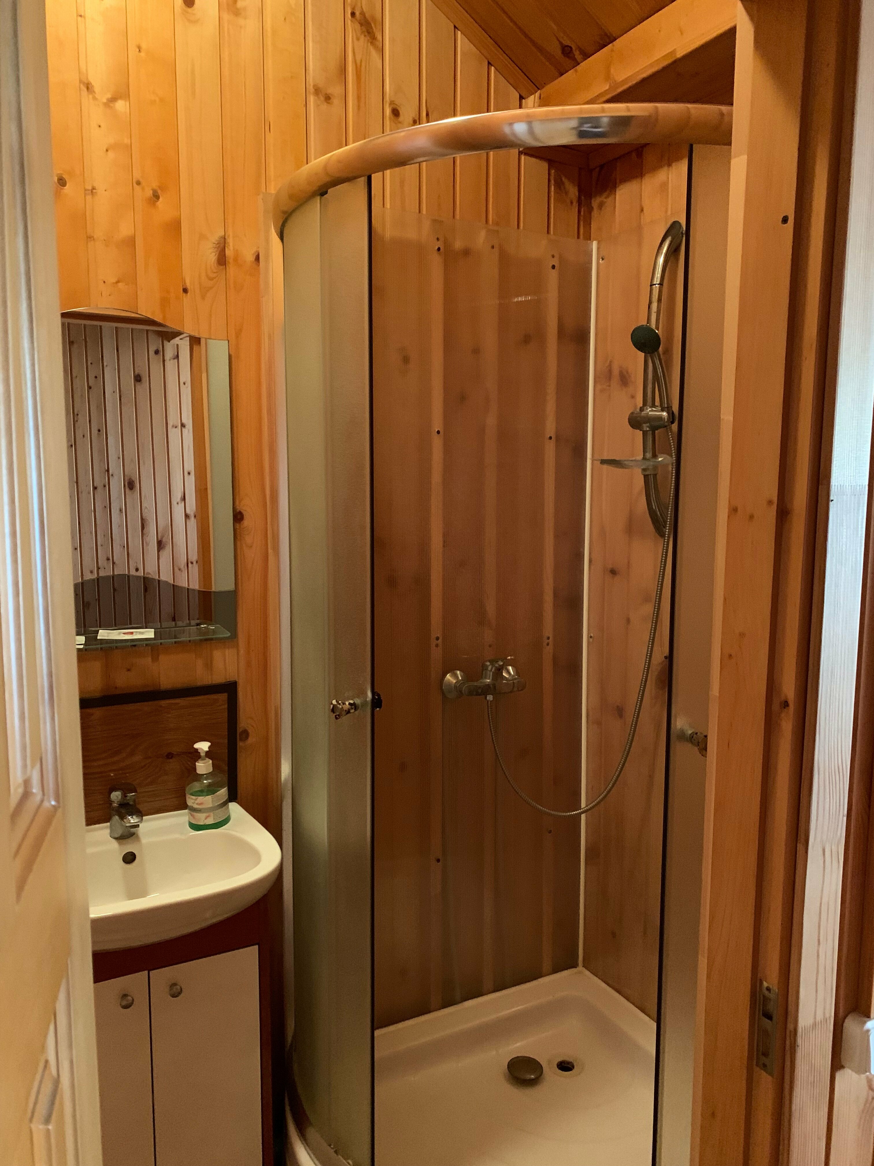 Двухместный номер с 1 кроватью и собственной ванной комнатой