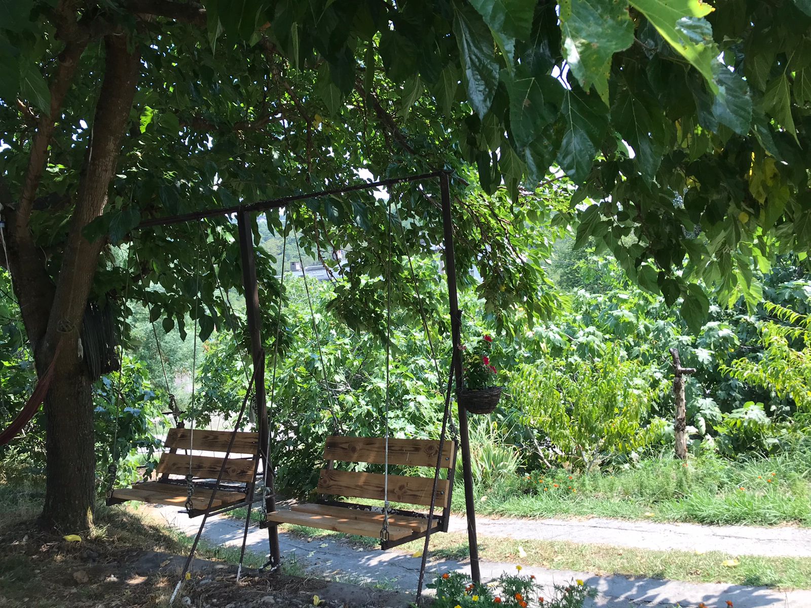 Четырехместный номер с ванной комнатой