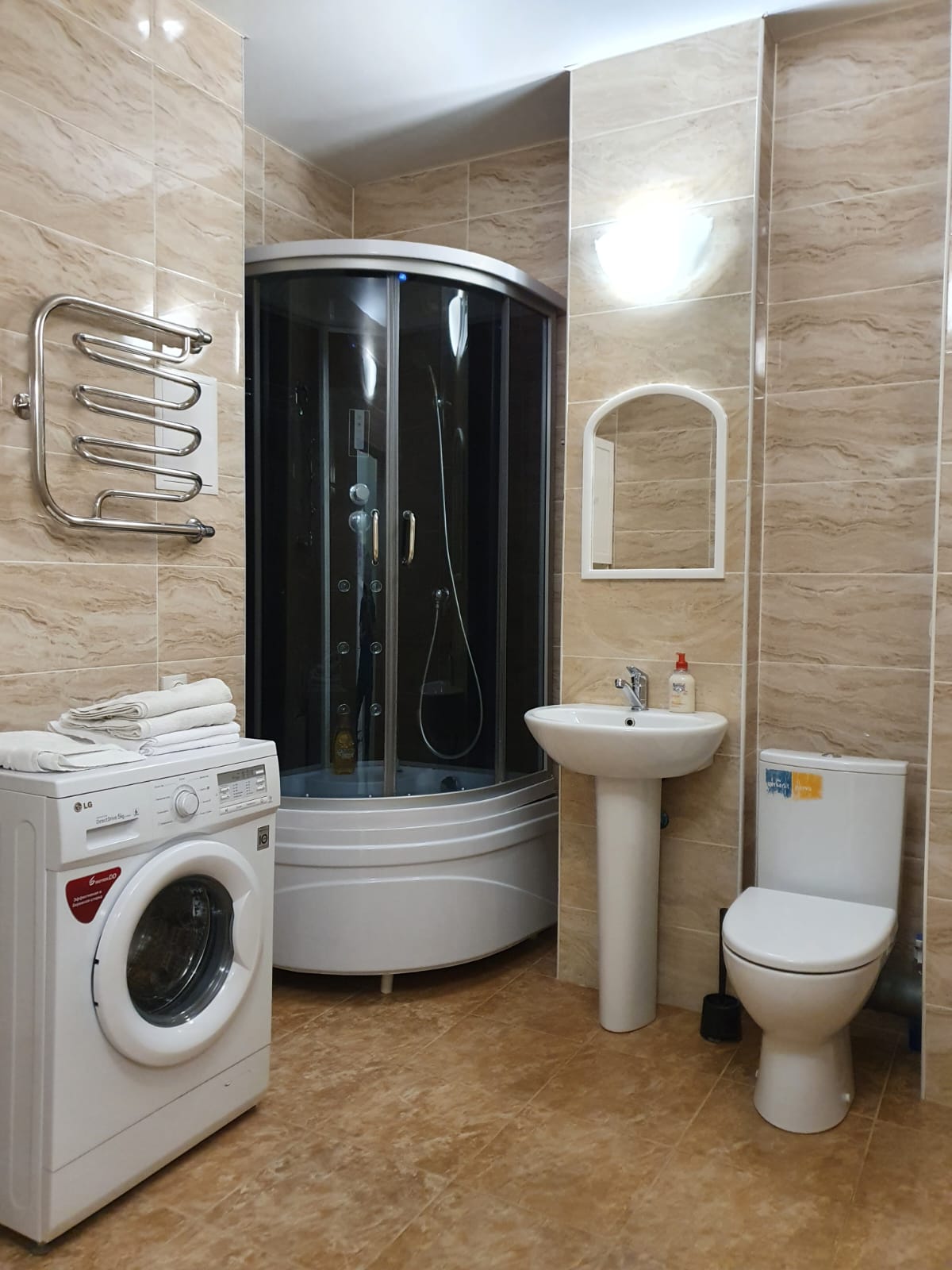 Cемейный номер с собственной ванной комнатой