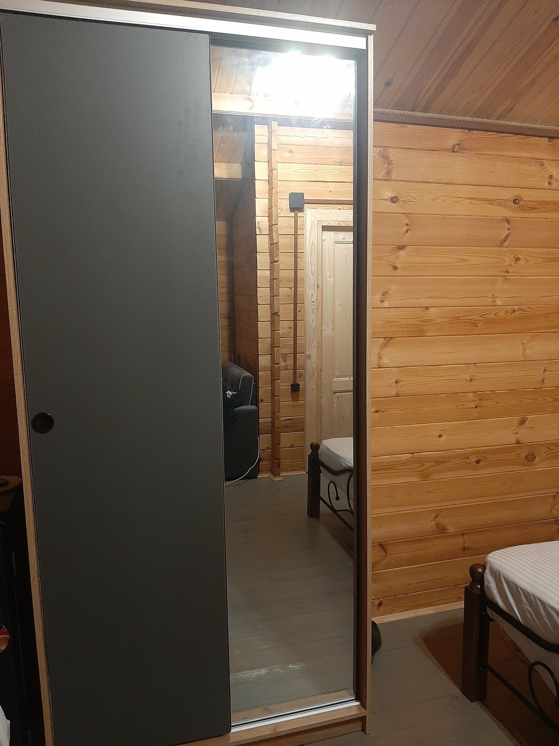 Коттедж с балконом