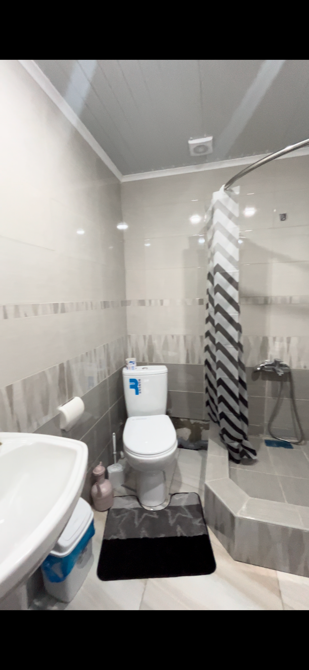 Трехместный номер «Комфорт» с душем