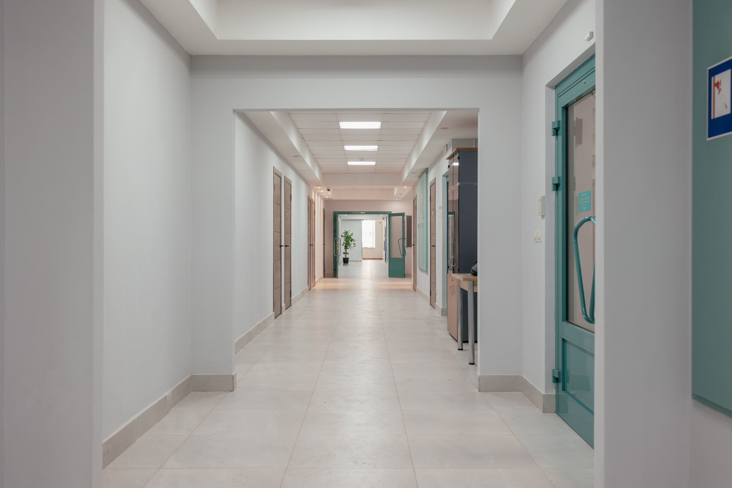 Кровать в общем номере для мужчин с 8 кроватями