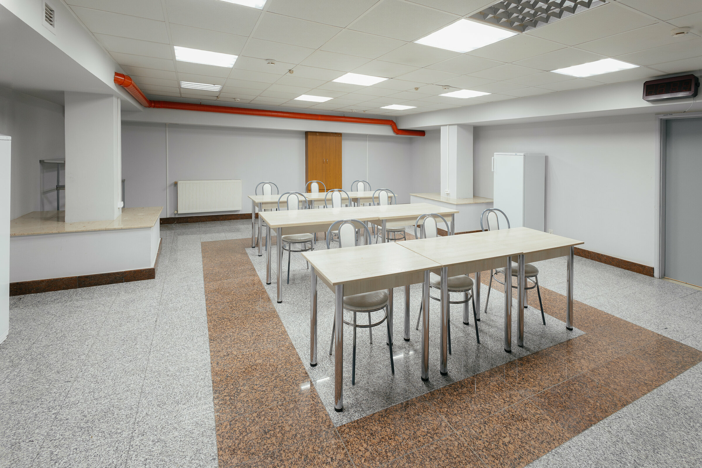 Кровать в общем номере для женщин с 8 кроватями