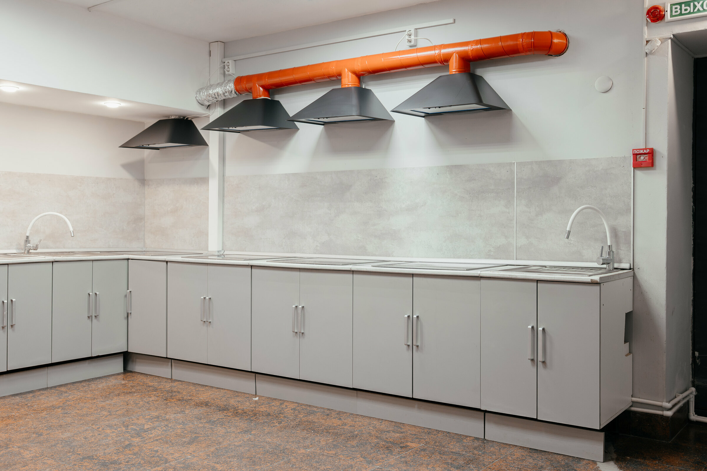 Кровать в общем номере для женщин с 8 кроватями