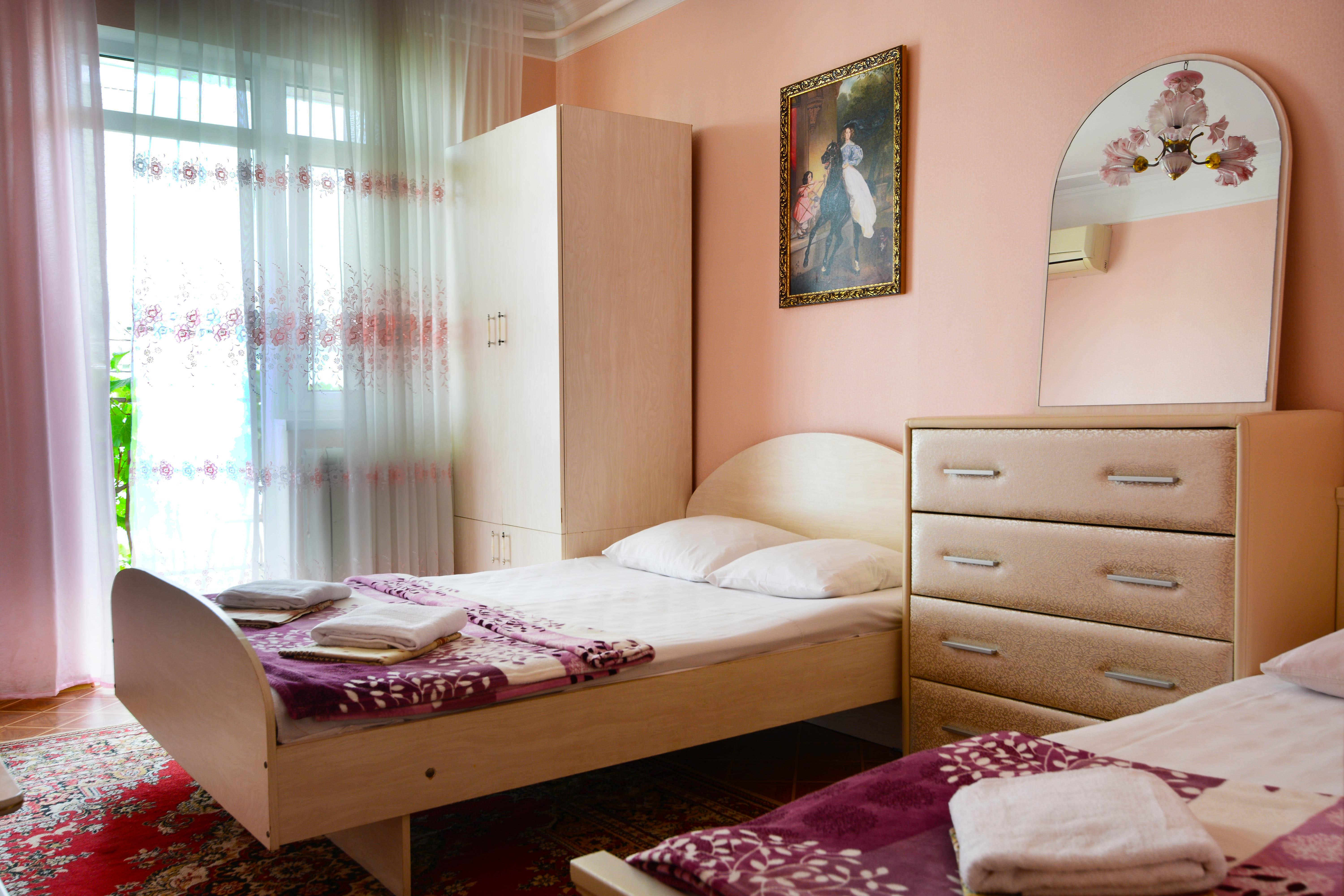 Трехместный номер с балконом