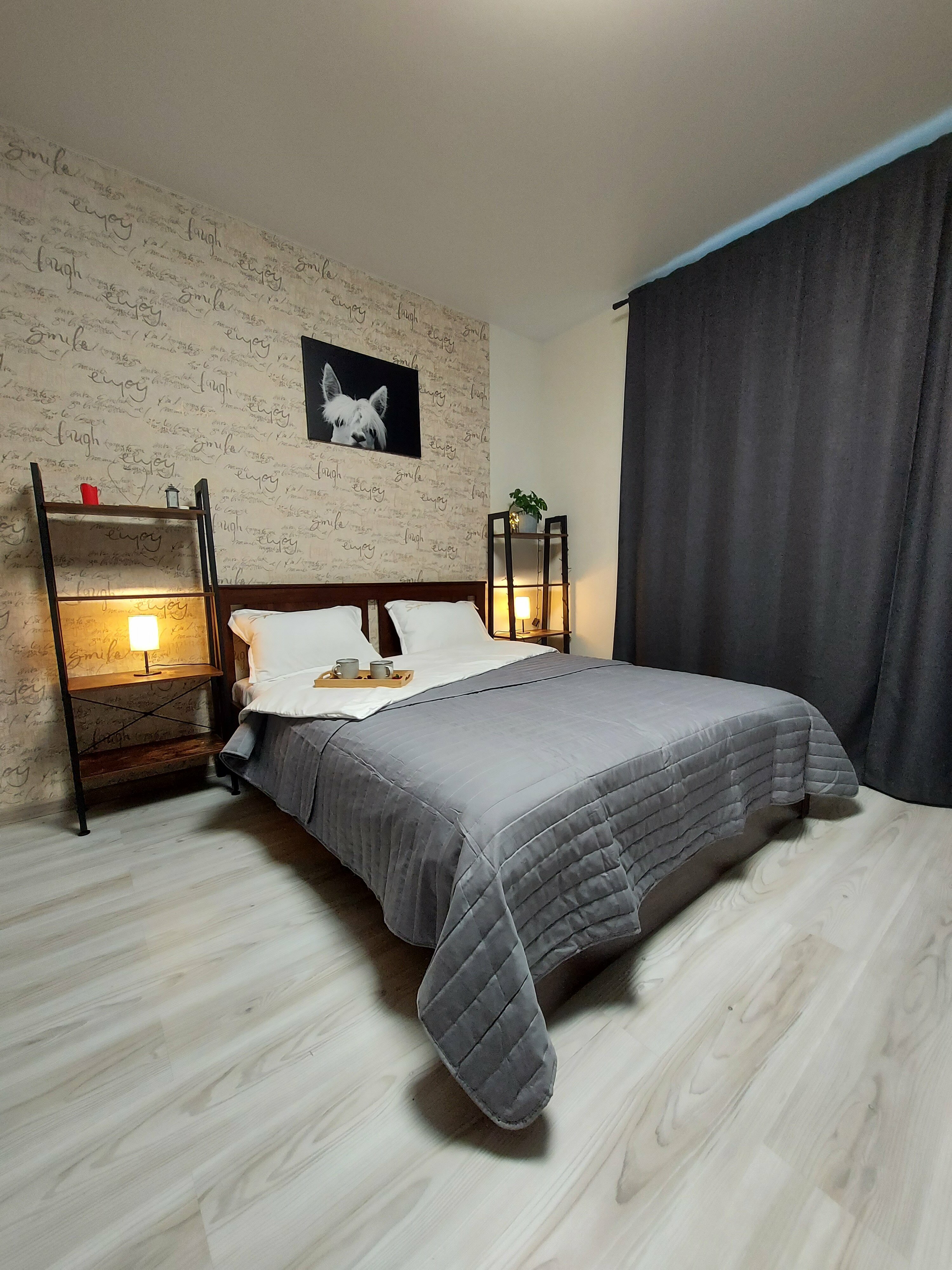 Номер-студия с кроватью размера "king-size" и диван-кроватью