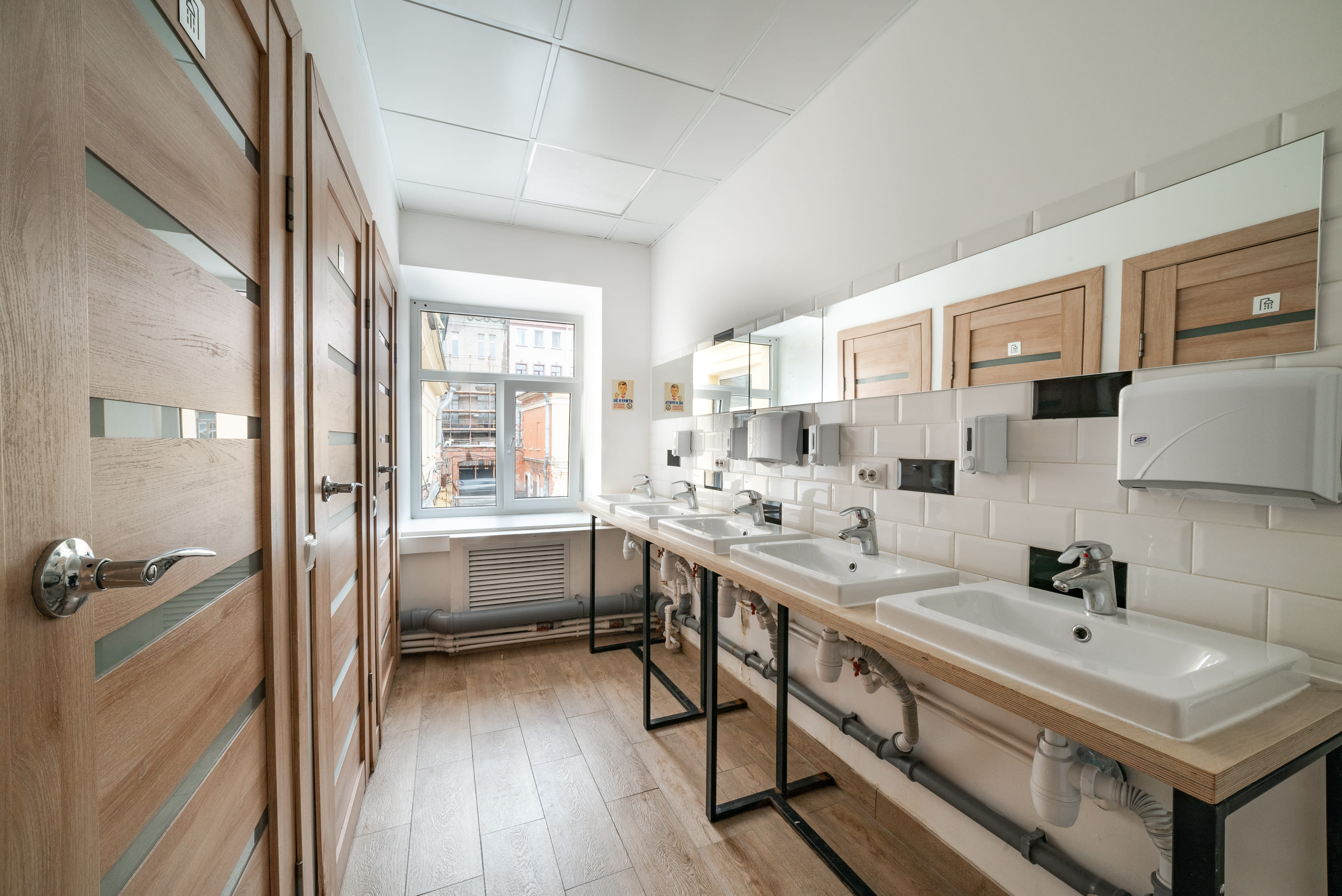 Семейный номер с общей ванной комнатой