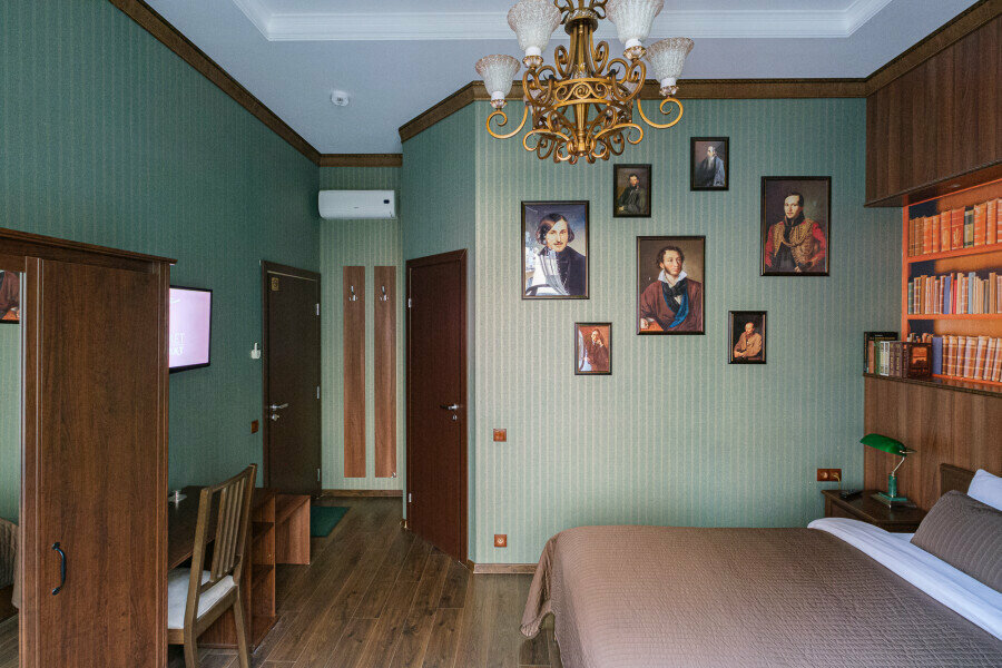 Двухместный номер с 1 кроватью "Литература"