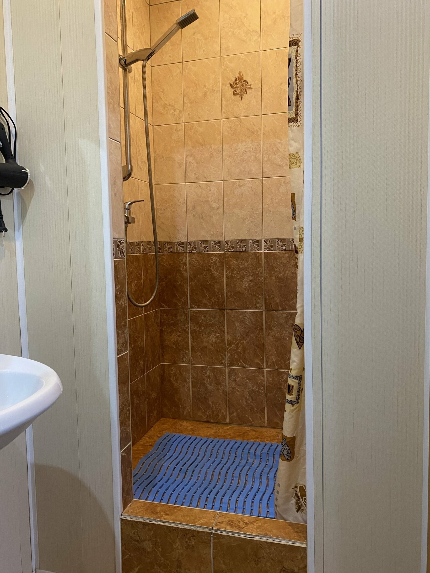 Cемейный номер с собственной ванной комнатой