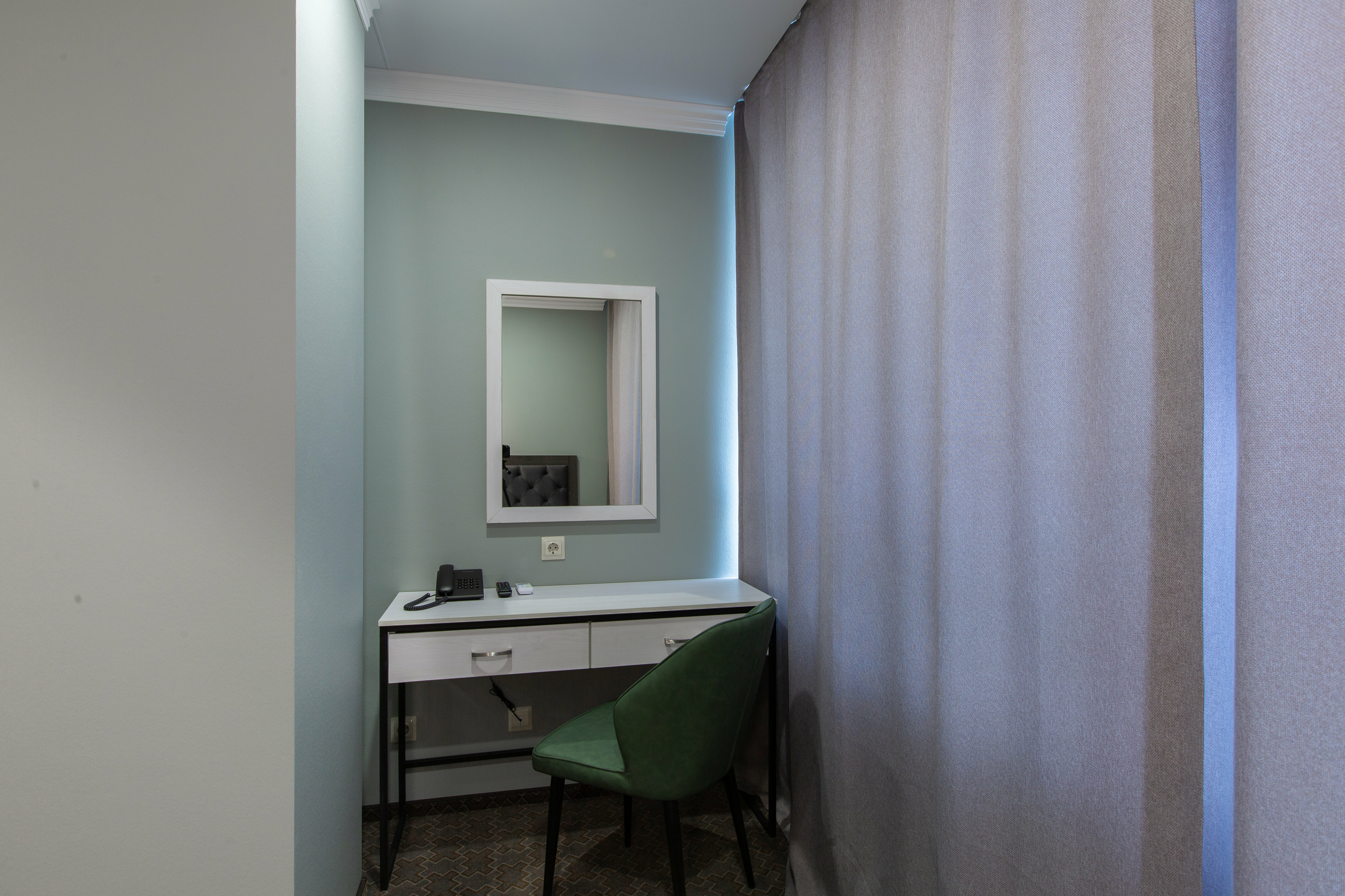 Просторный двухместный номер с 2 отдельными кроватями