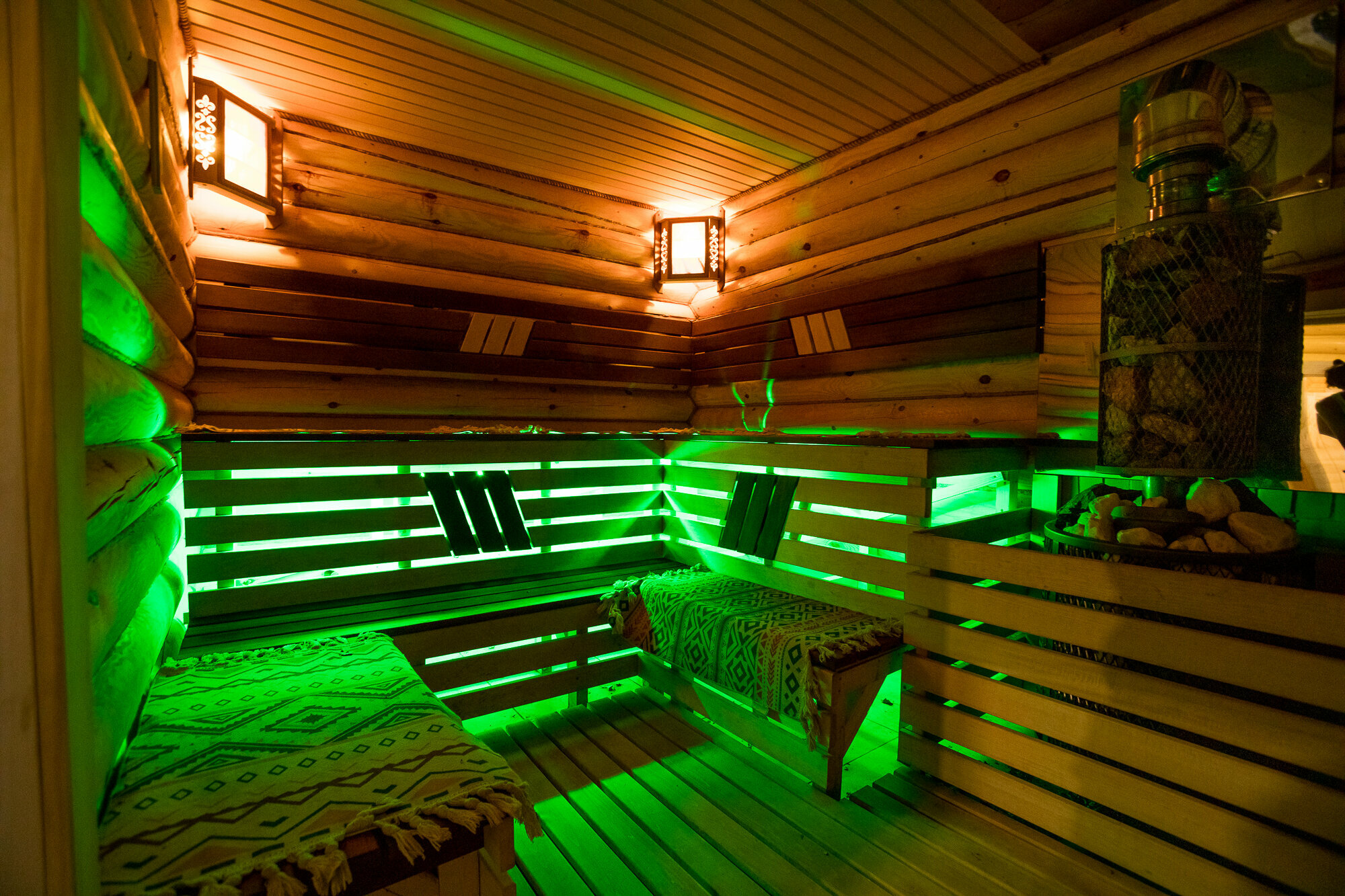 Коттедж с собственным бассейном