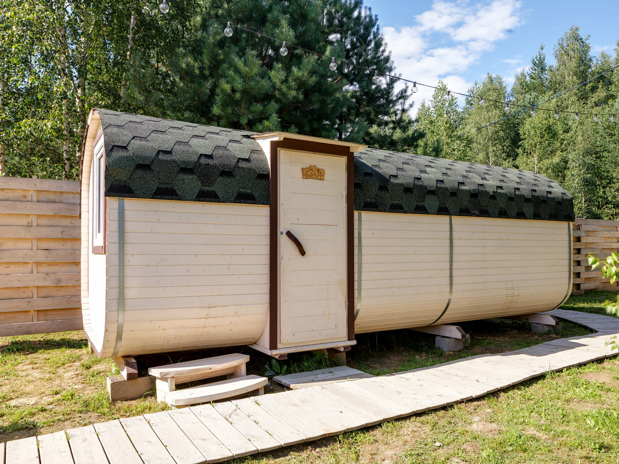 Коттедж с видом на лес