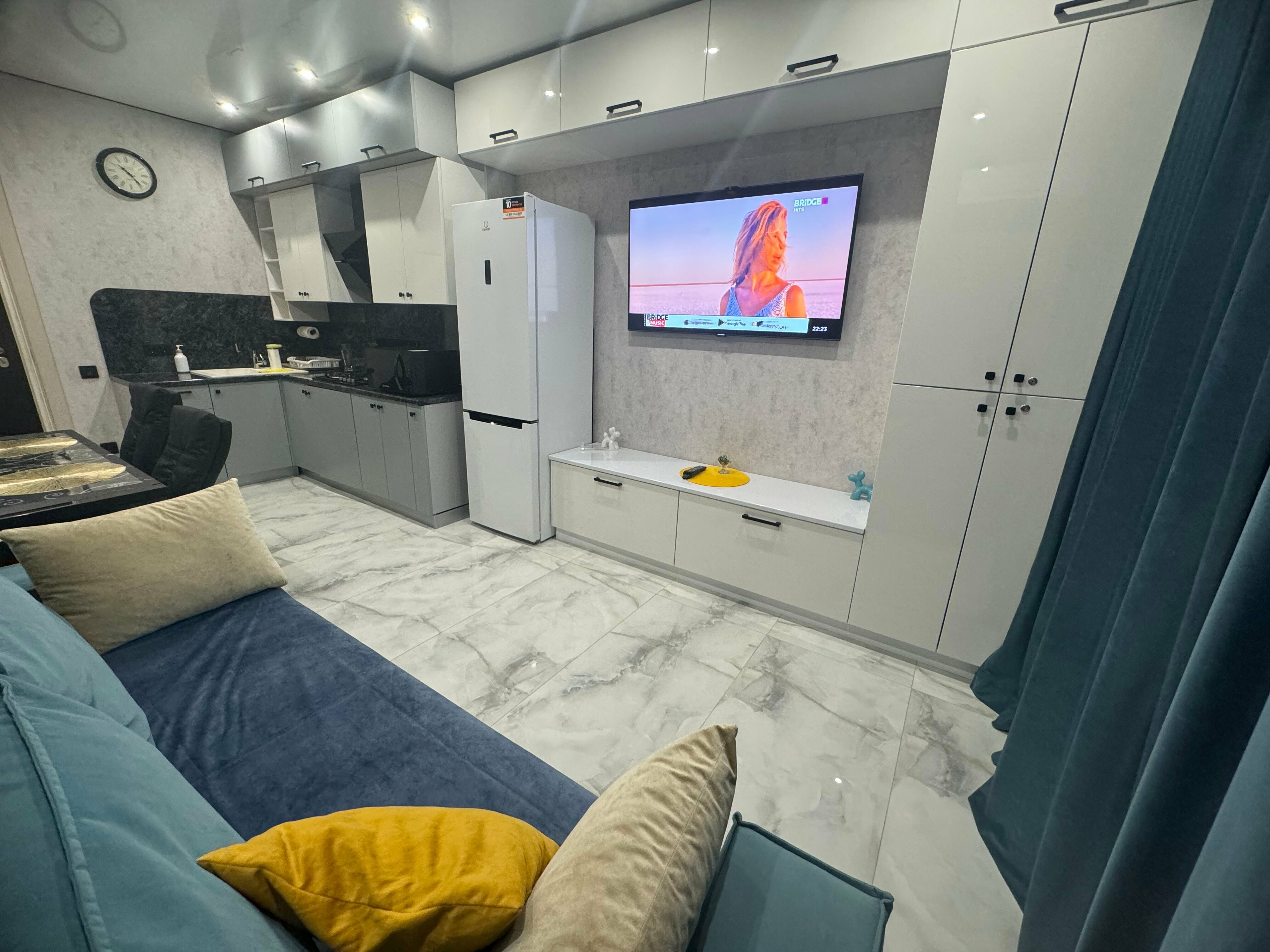 Трехместный номер с видом на горы