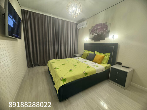 Трехместный номер с видом на горы