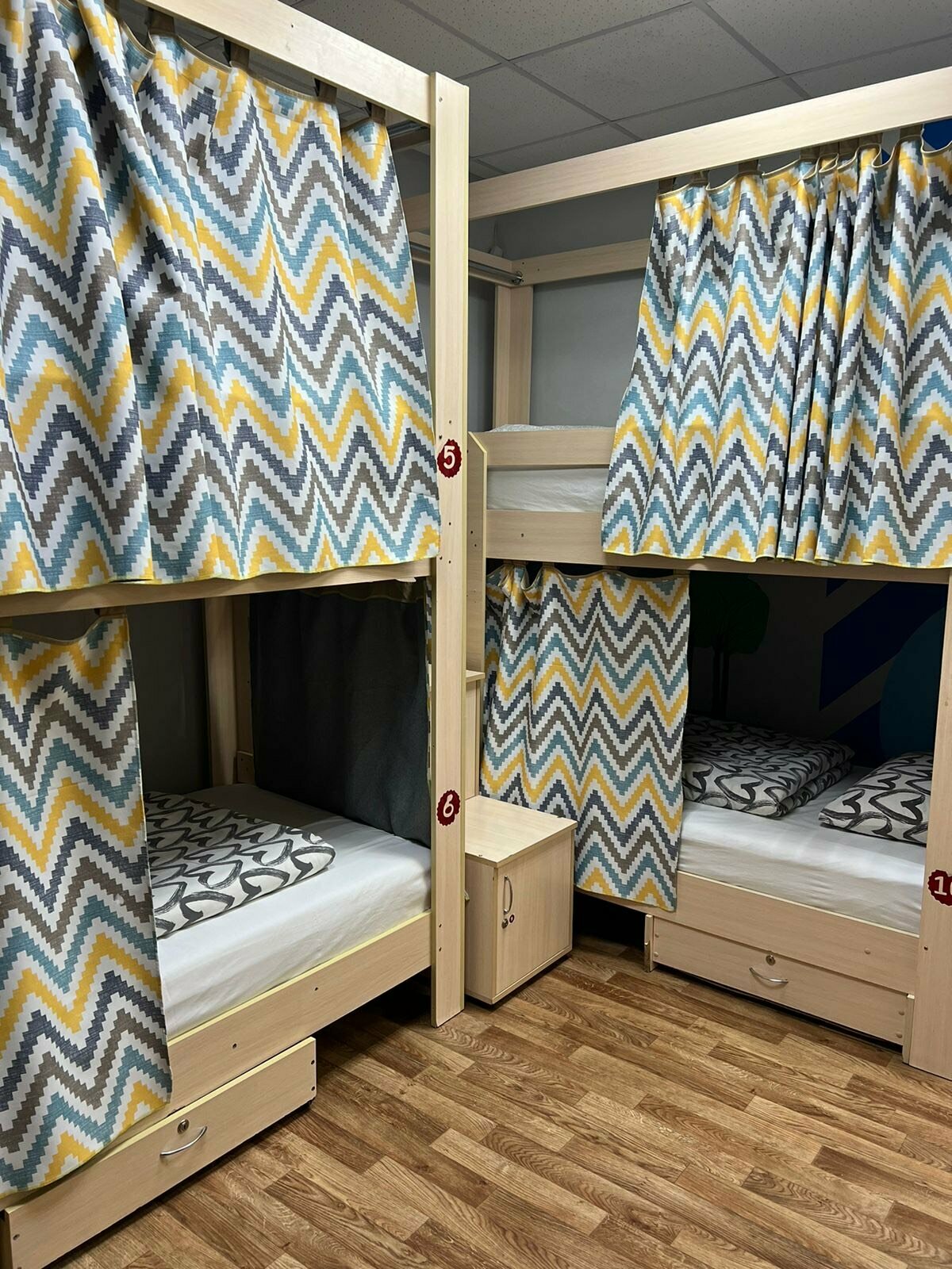 Общий 10-местный номер для мужчин и женщин